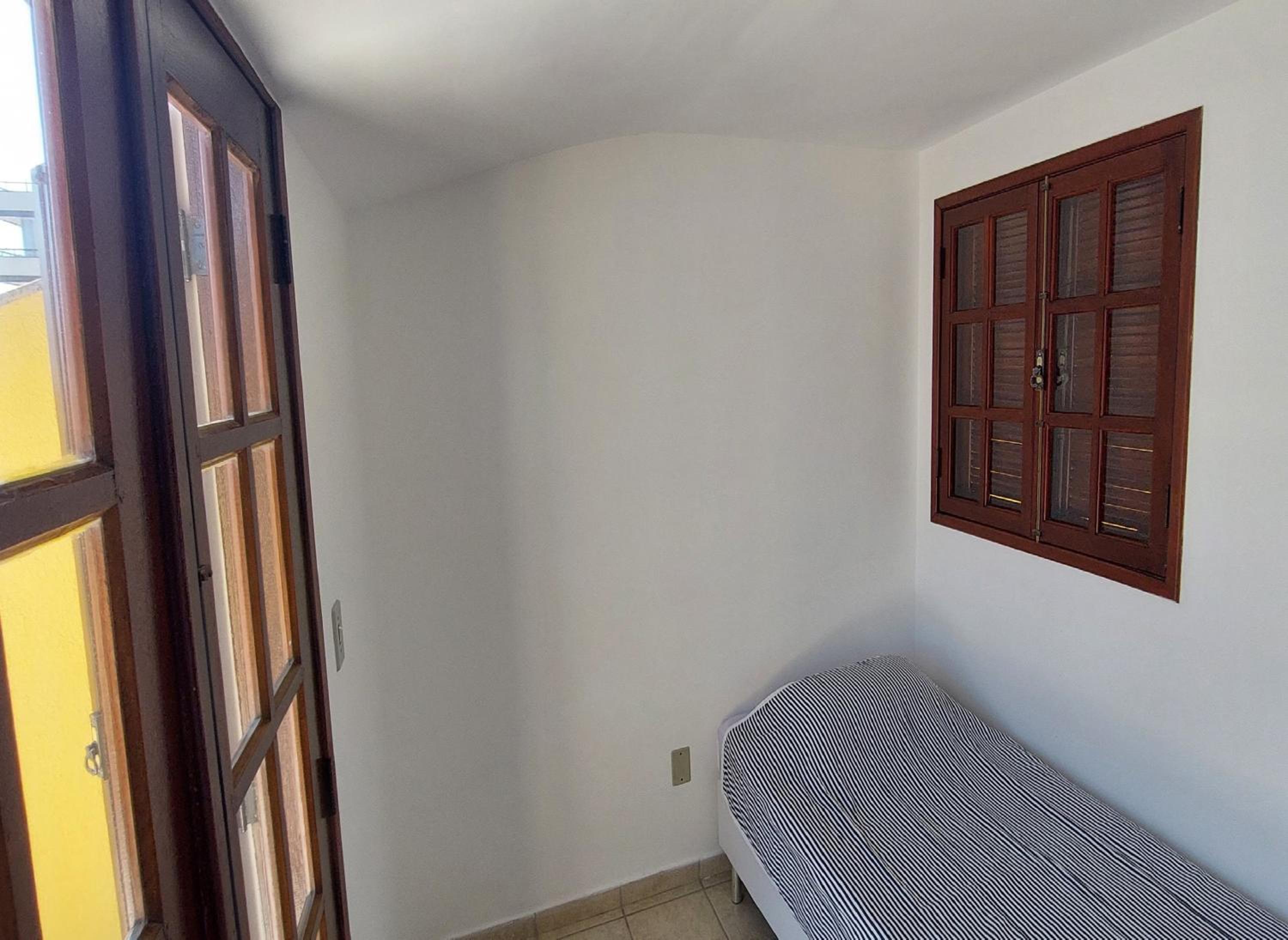 Excelente apt 03 qts - Cabo Frio Braga Praia do Forte - caução garantia de 400,00 - WiFi grátis - ar condicionado em dois quartos