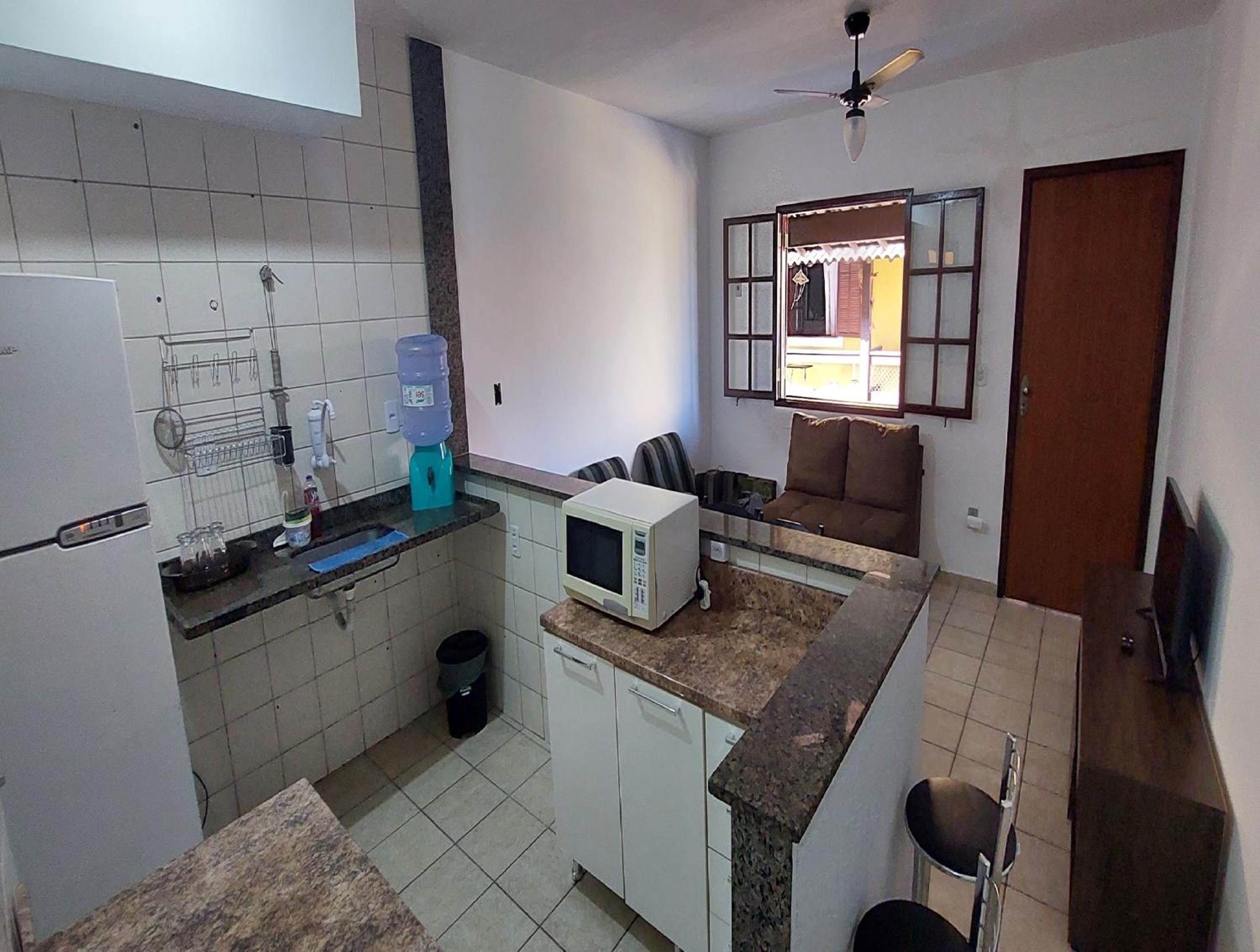 Excelente apt 03 qts - Cabo Frio Braga Praia do Forte - caução garantia de 400,00 - WiFi grátis - ar condicionado em dois quartos