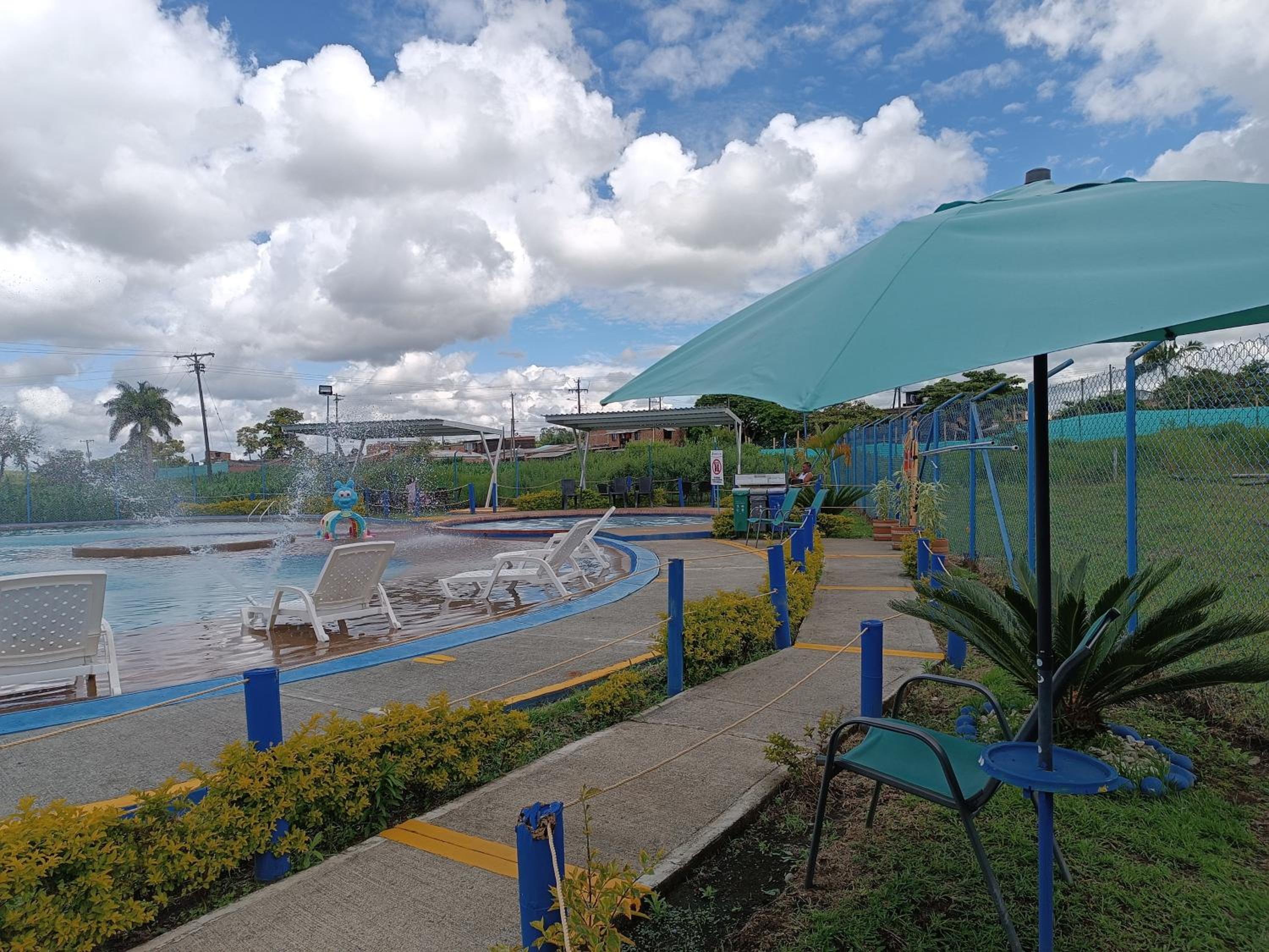 Apartamento a 5 minutos del parque del café con Piscina