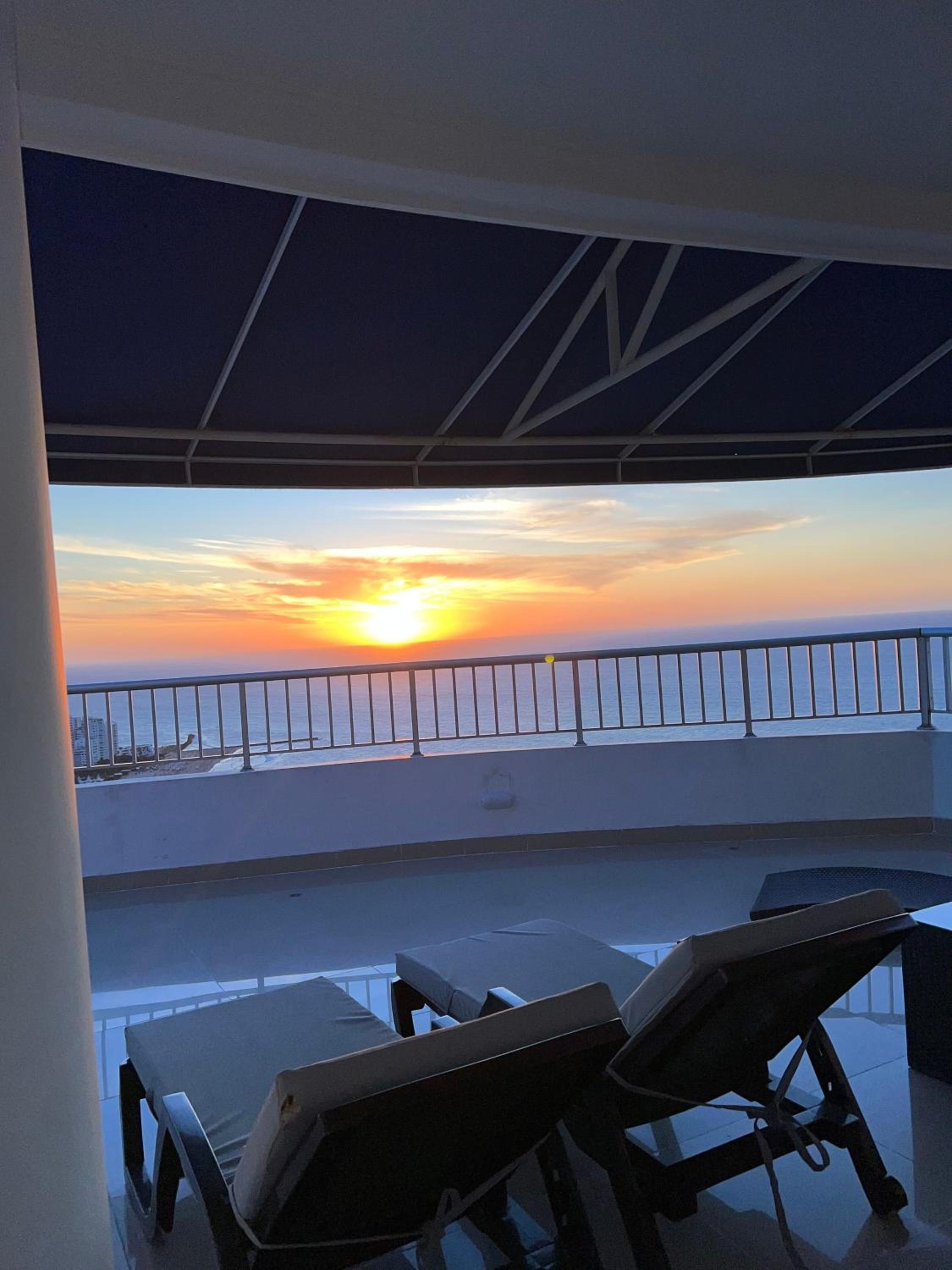 Palmetto Penthouse Deluxe Beautiful view and sunset floor 39