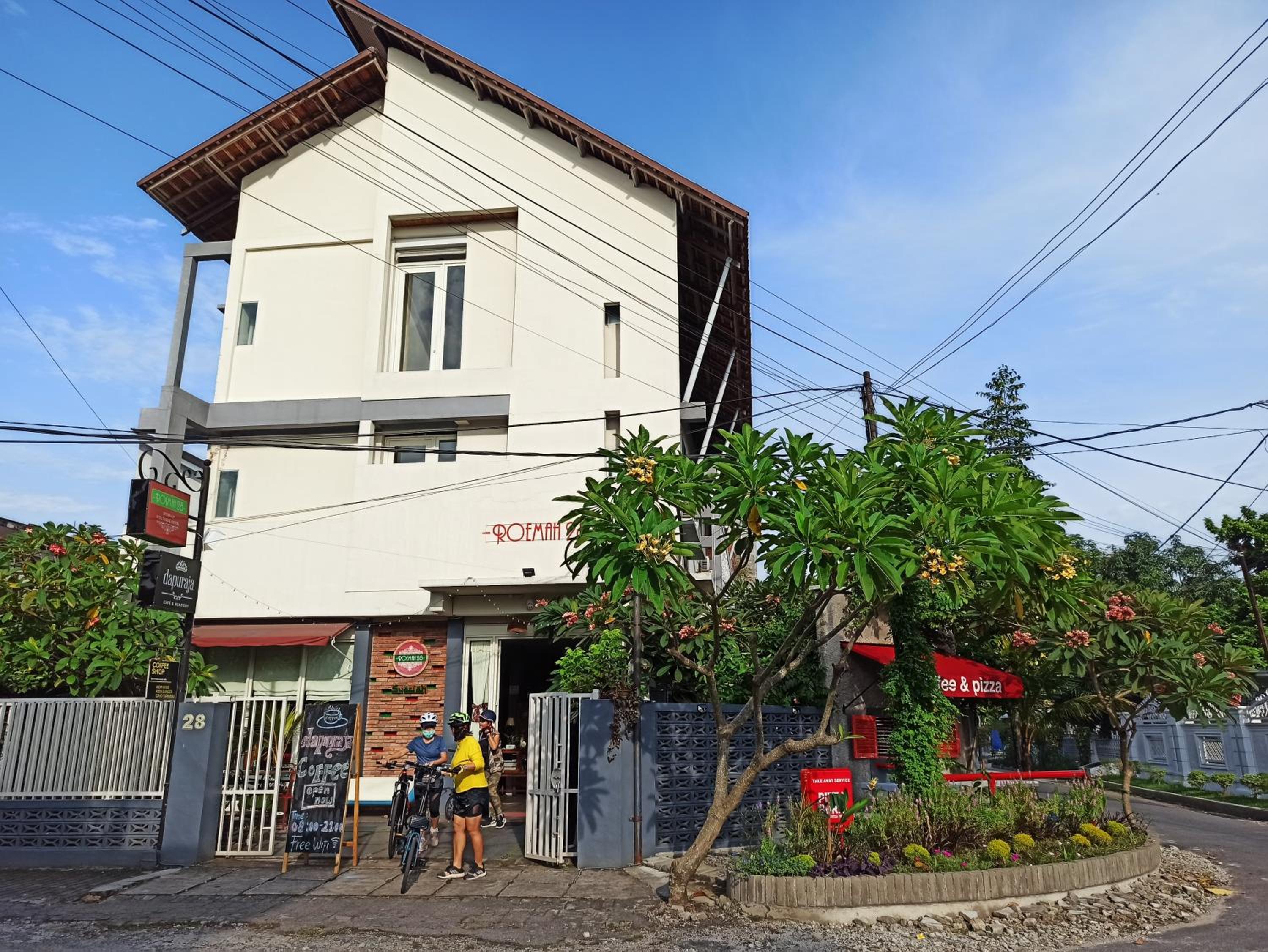 Hotel Roemah 28 Syariah - Image 1