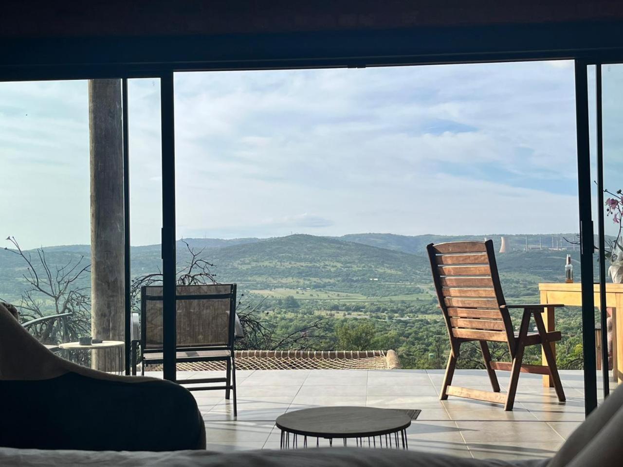Rocky Road Mountain Lodge view 3