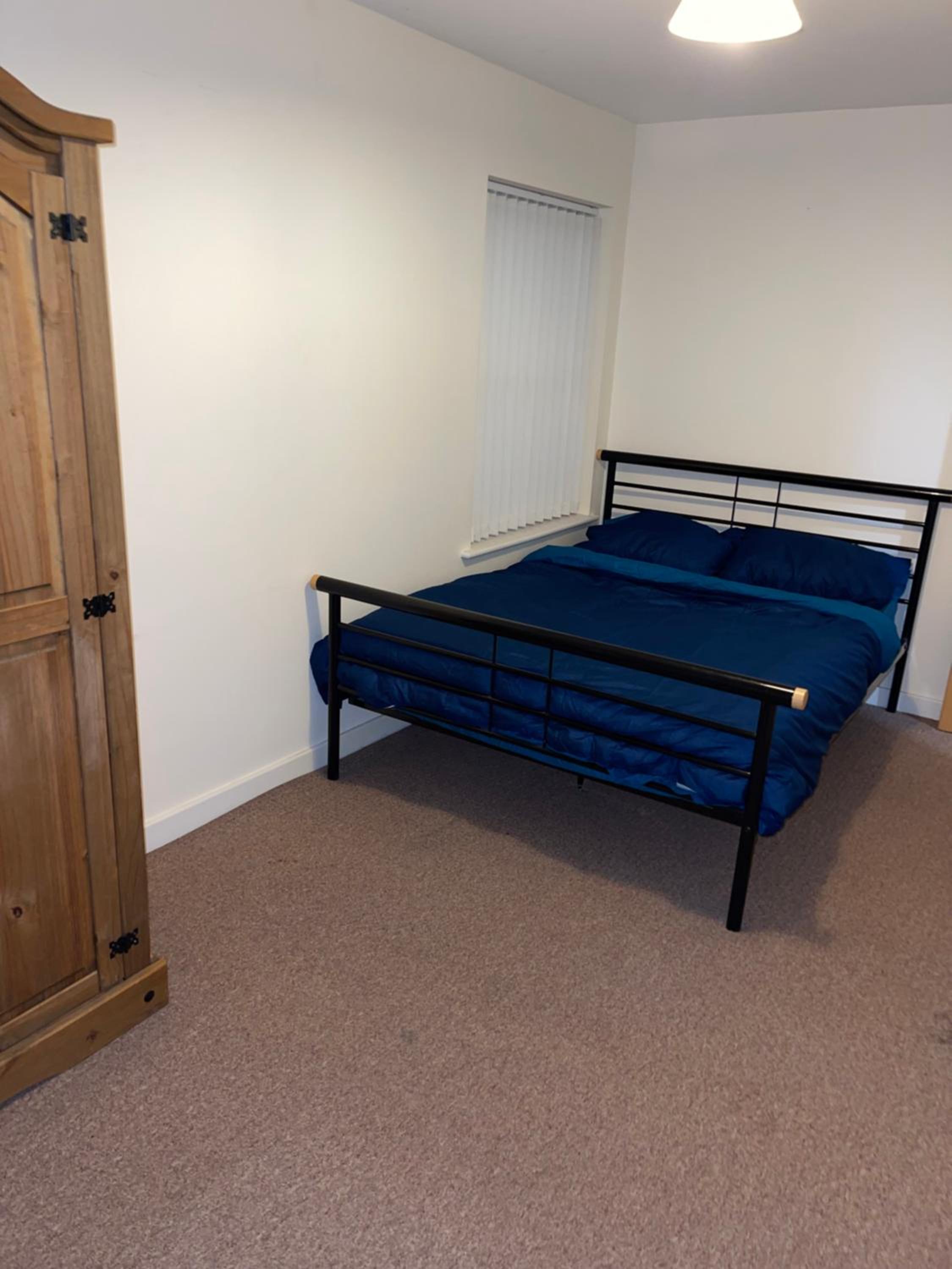 Two bedroom Entire Apartment in Roman road with Free Parking view 3