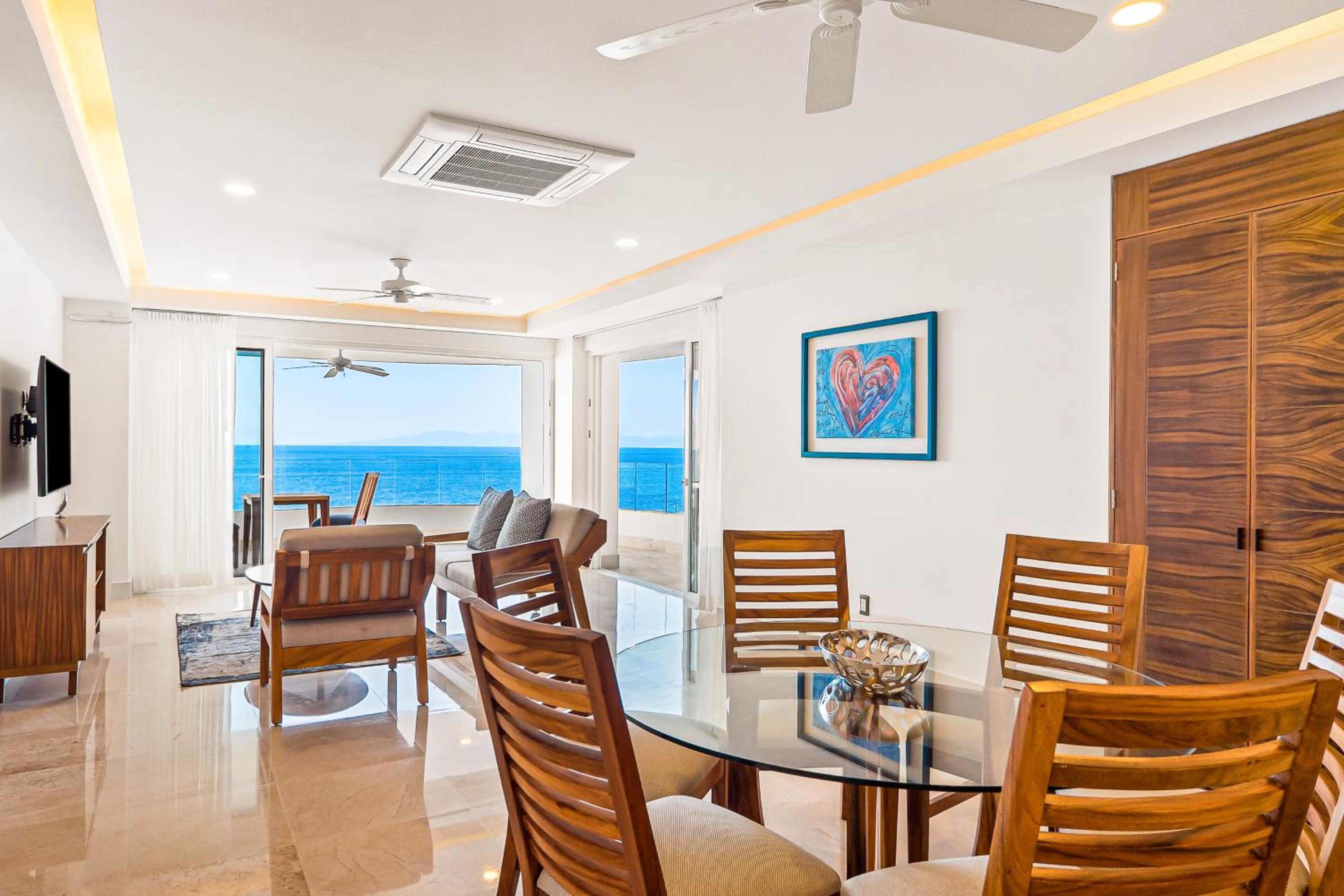 Blue Horizon 301 view 3
