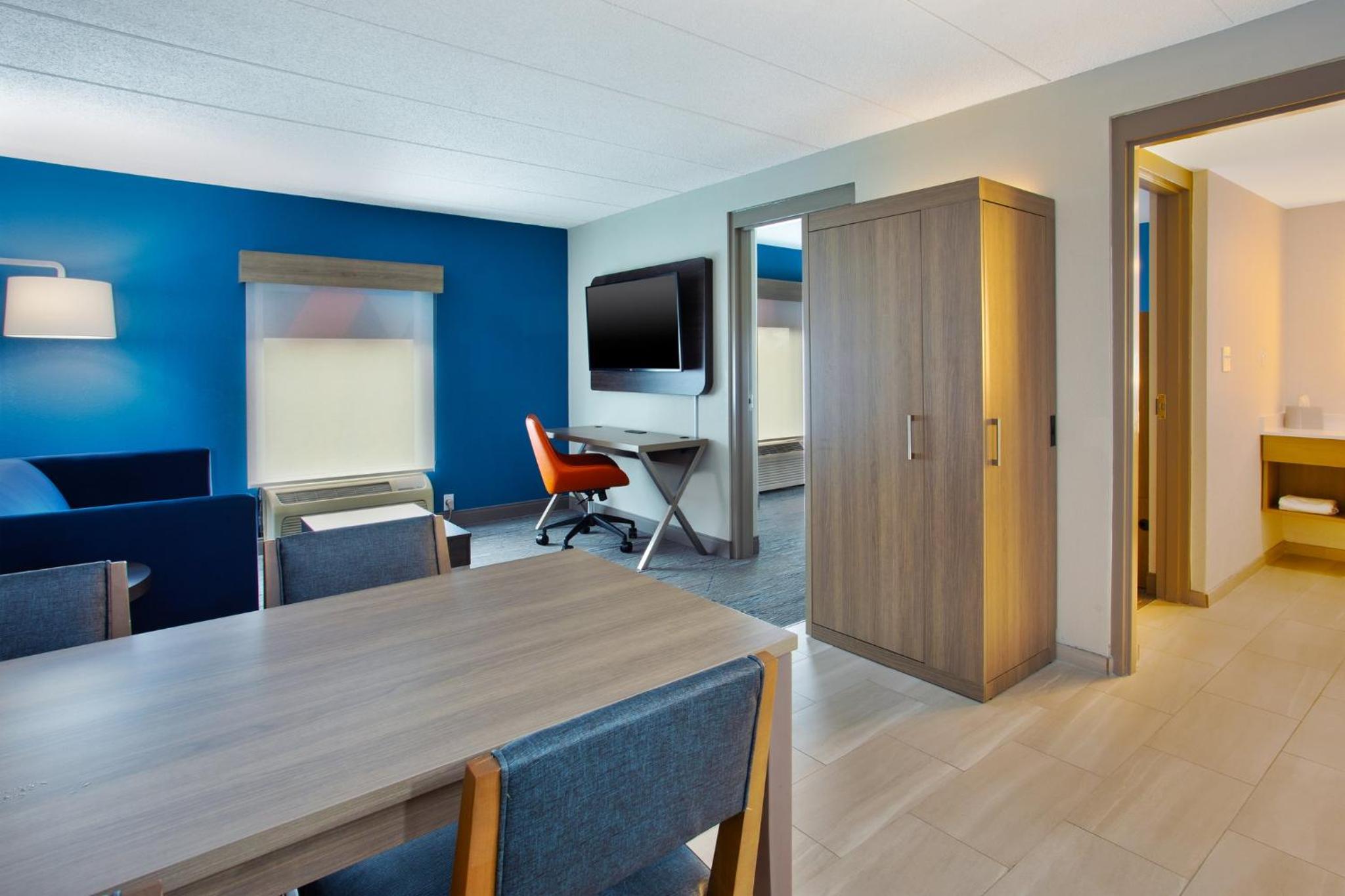 Dover Vacations - Holiday Inn Express Hotel  Suites Dover, an IHG Hotel - Property Image 7
