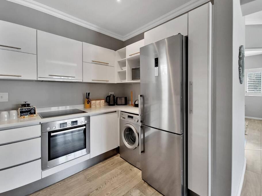 Stylish,modern dream for couples-central,cosy view 2