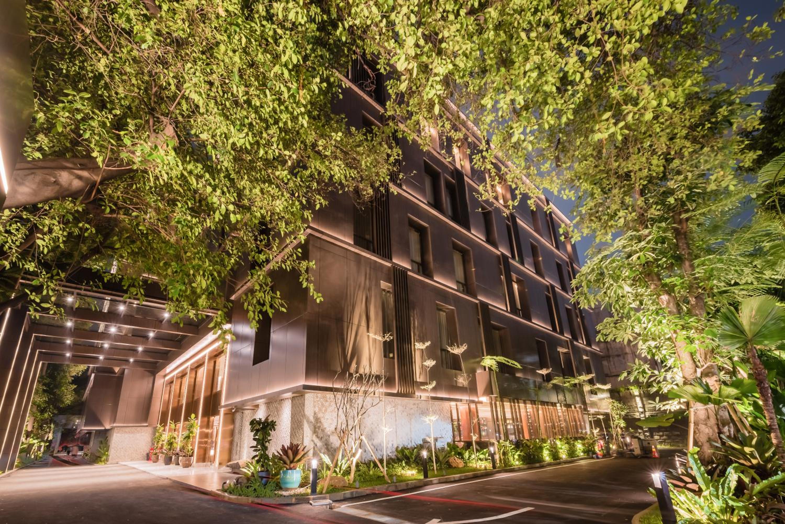 Hotel Ashley Tanah Abang - Image 1