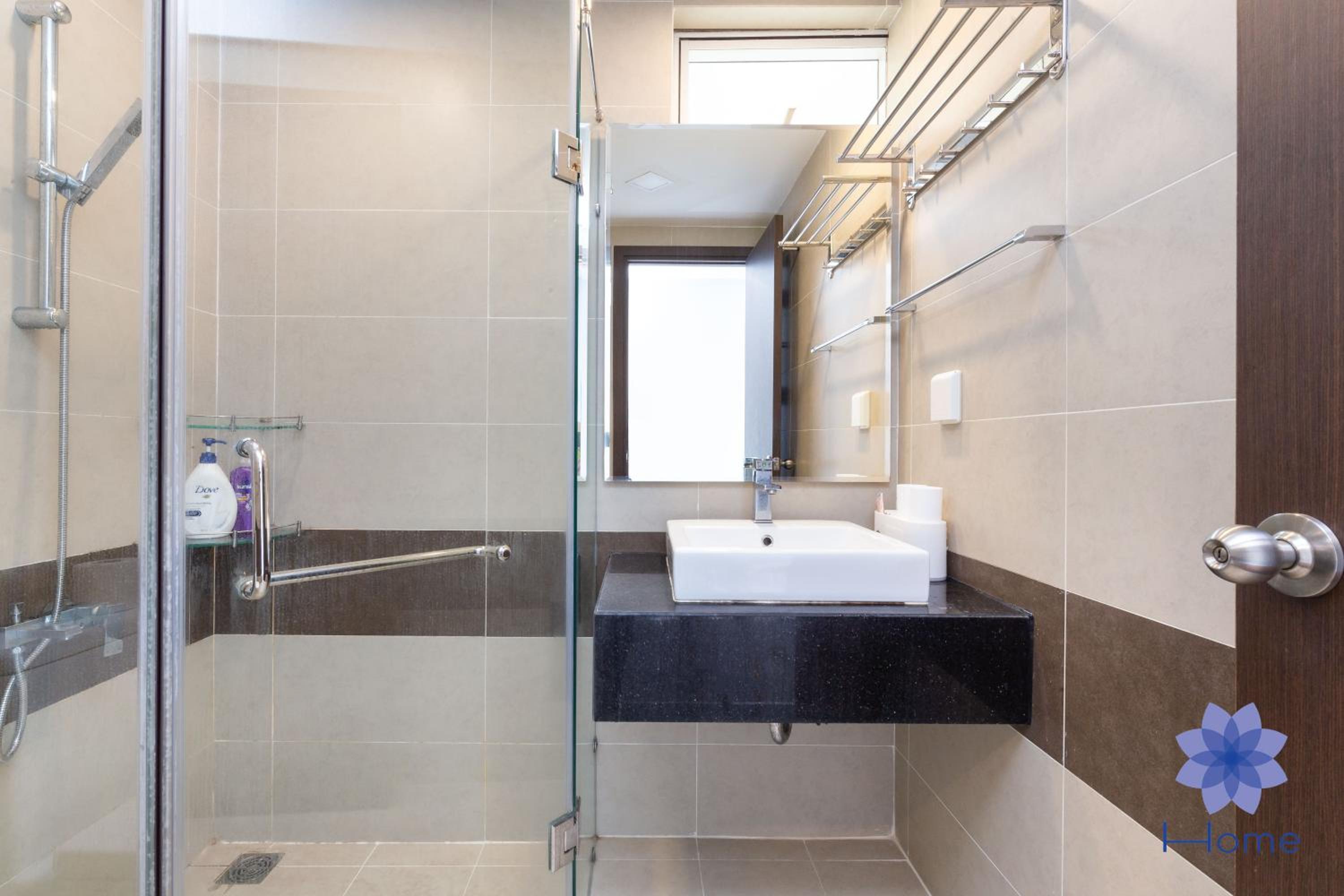 Home, Cosy&Luxury Apartment - 5mins to Airport, Free Pool&Gym, Airport Pick up Service