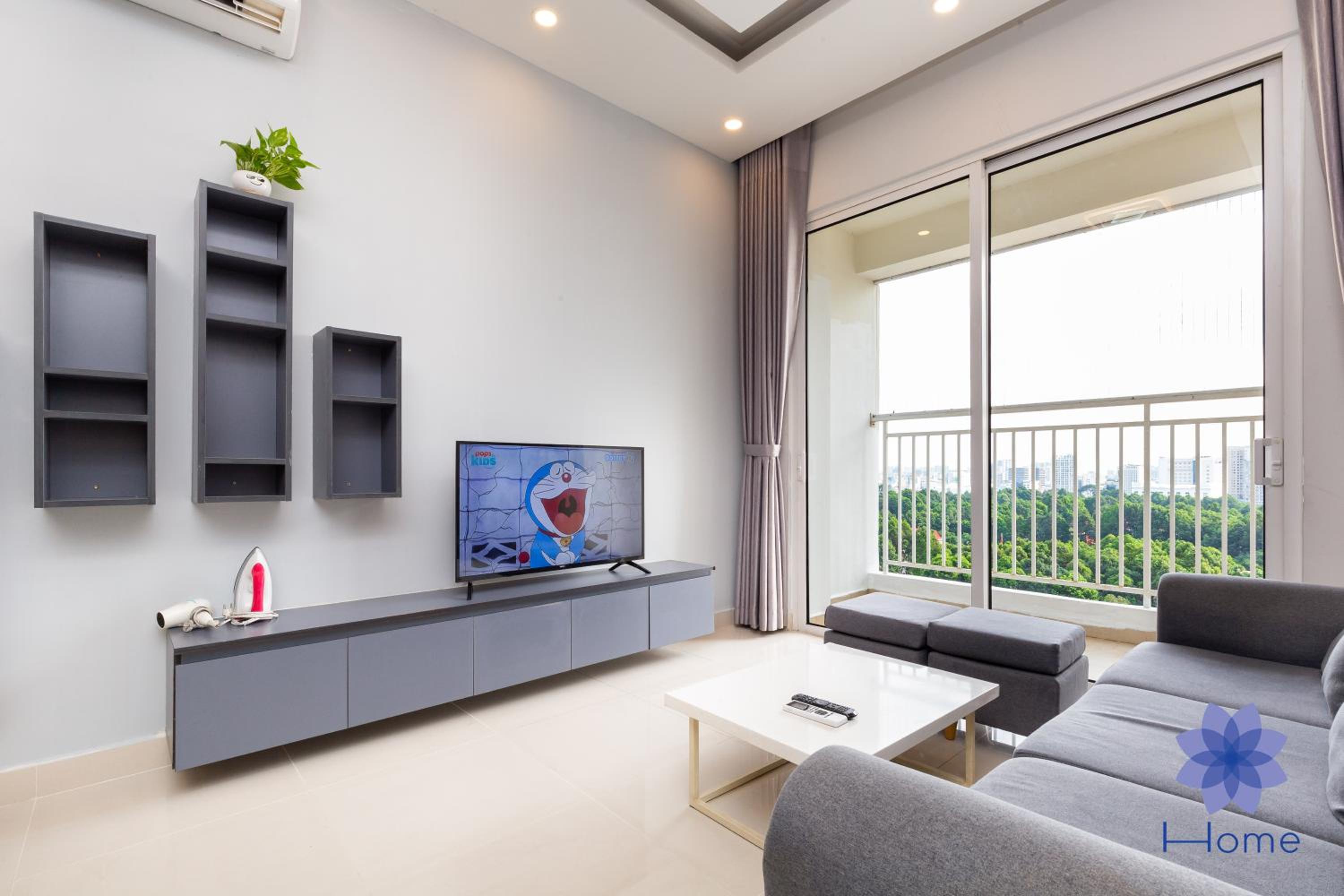 Home, Cosy&Luxury Apartment - 5mins to Airport, Free Pool&Gym, Airport Pick up Service