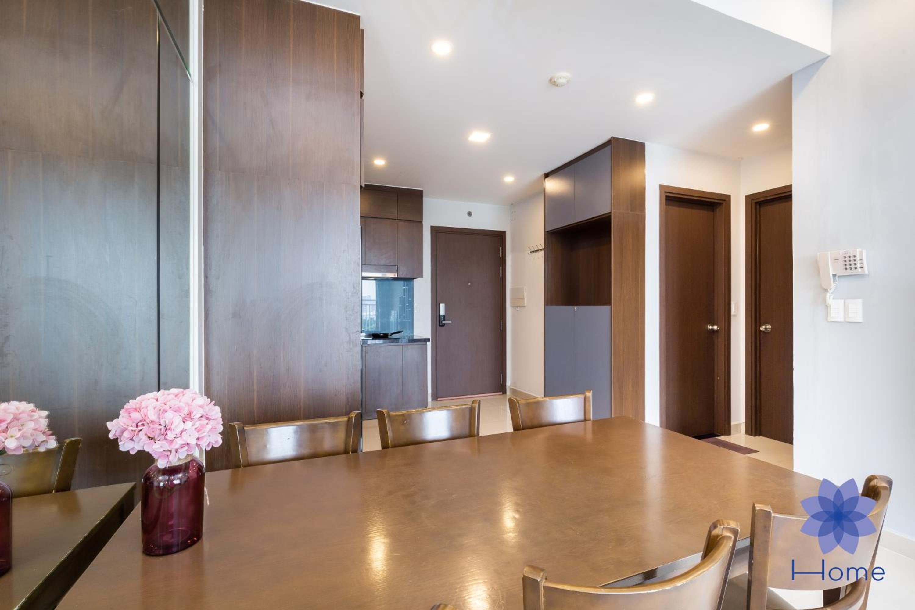 Home, Cosy&Luxury Apartment - 5mins to Airport, Free Pool&Gym, Airport Pick up Service