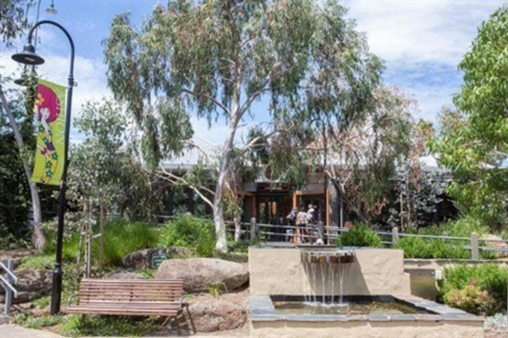 Magnificent Eltham House with stunning view