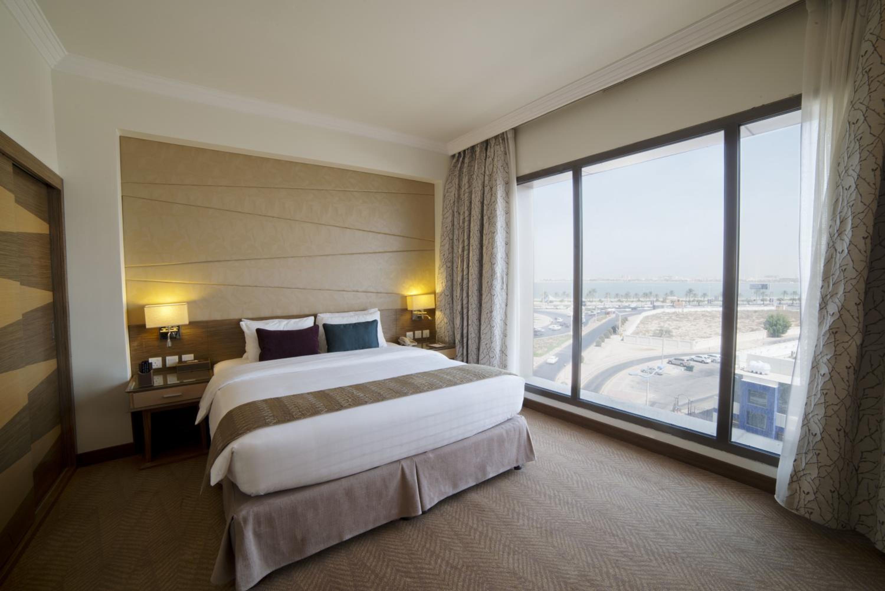 Golden Tulip Dammam Corniche Hotel