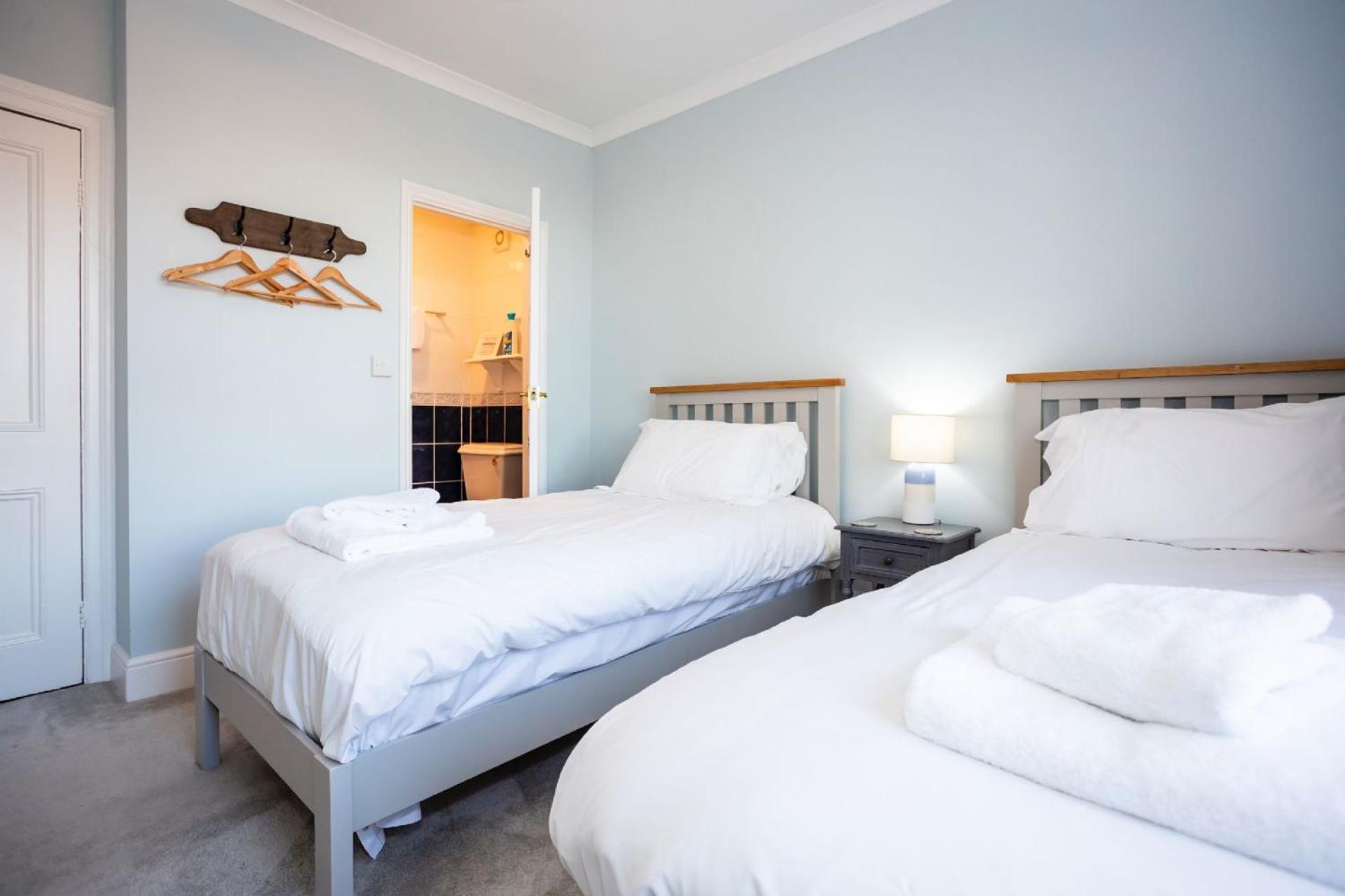 SAUNTON NORBORO 4 Bedrooms