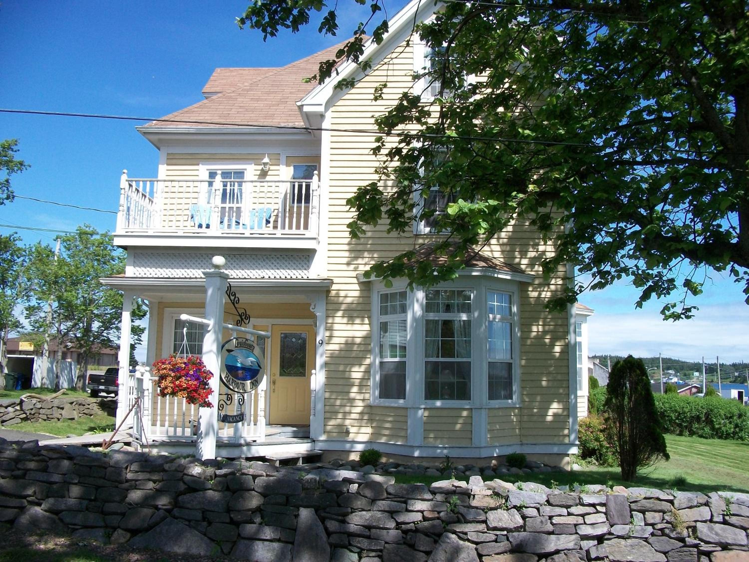 Louisbourg Harbour Inn