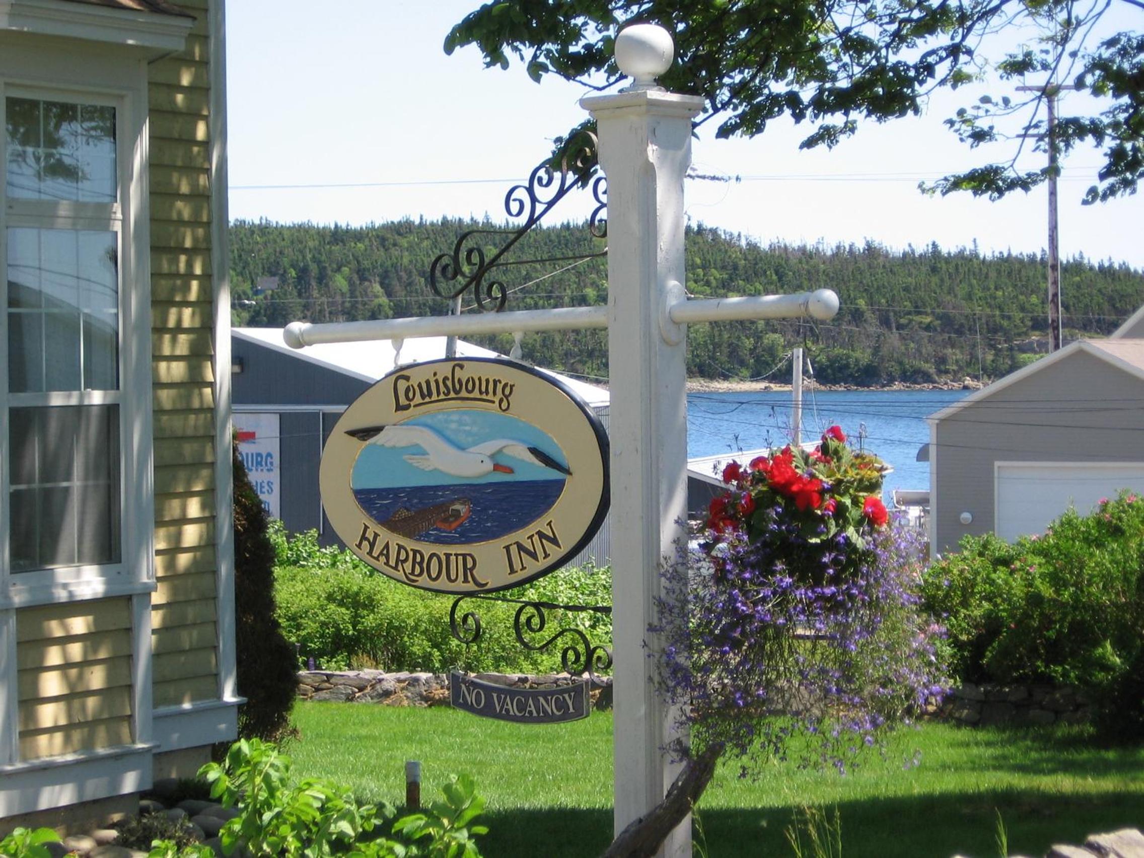 Louisbourg Harbour Inn