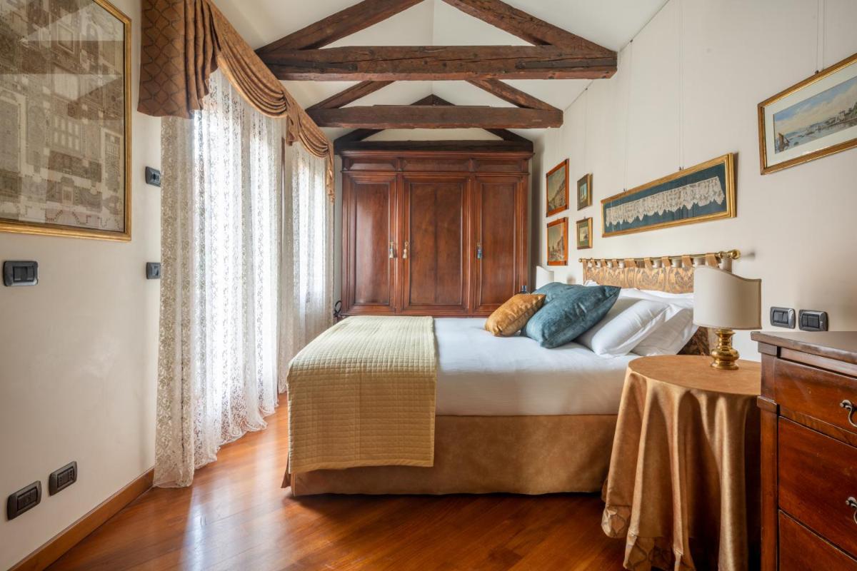Garden Mansion with Private Mooring R&R
