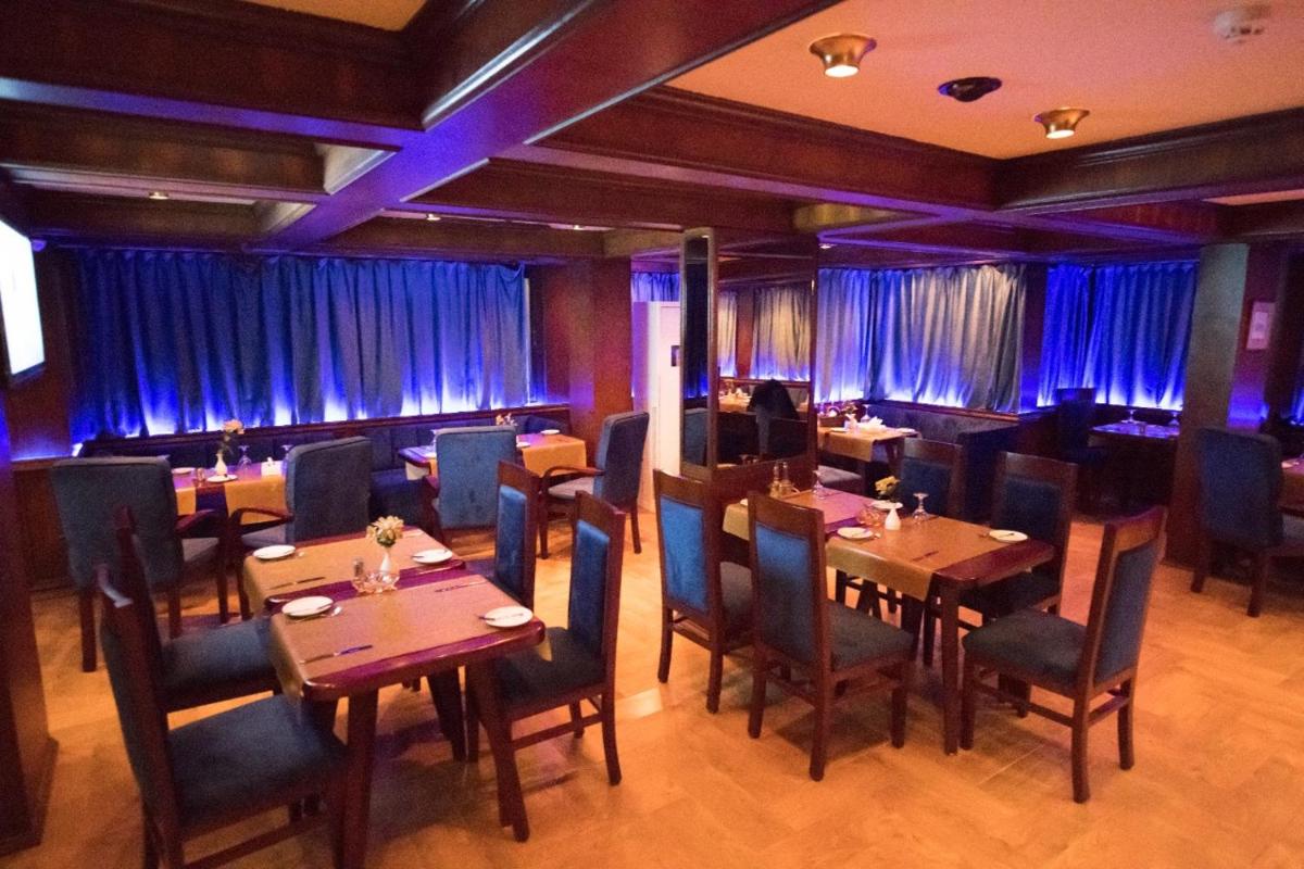 restaurant