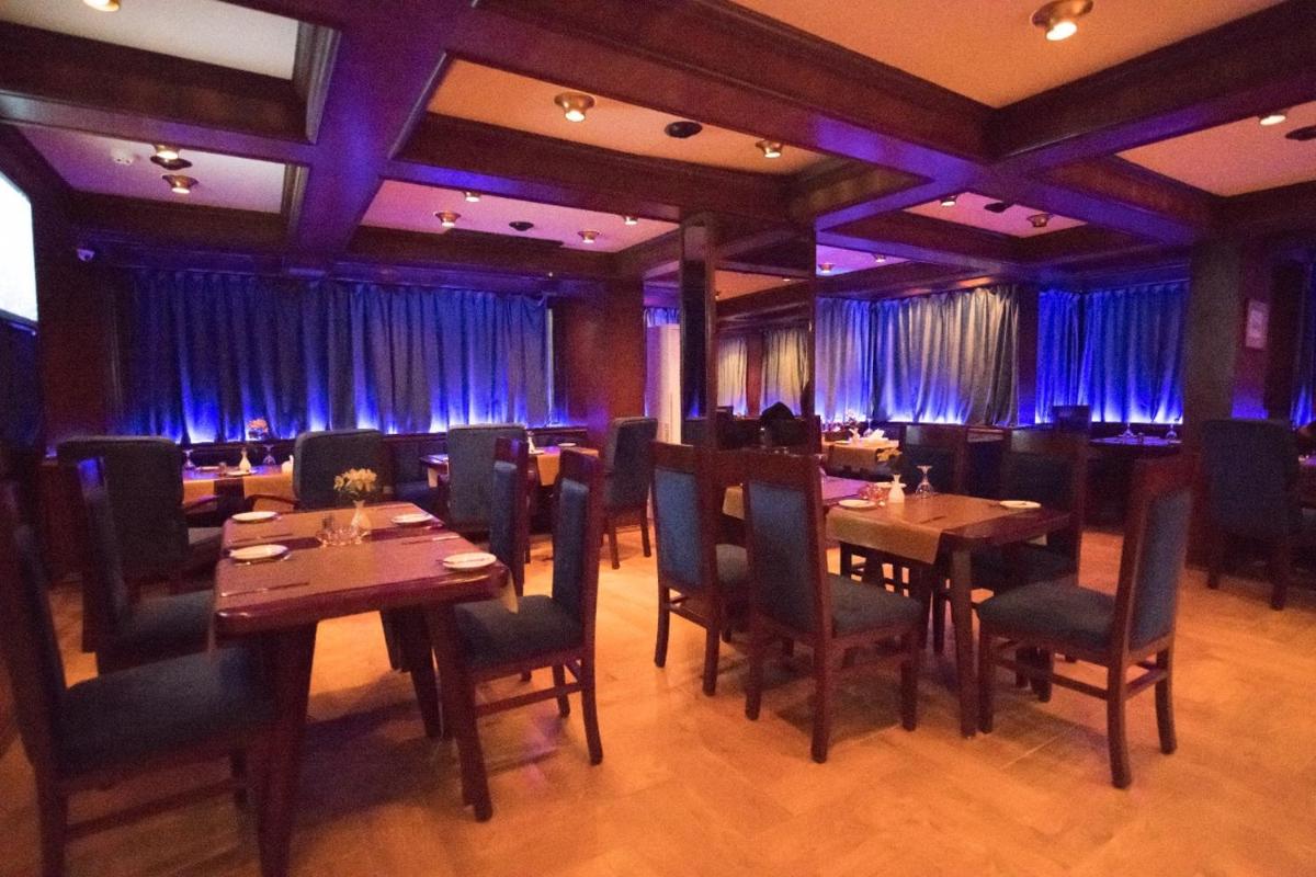 restaurant