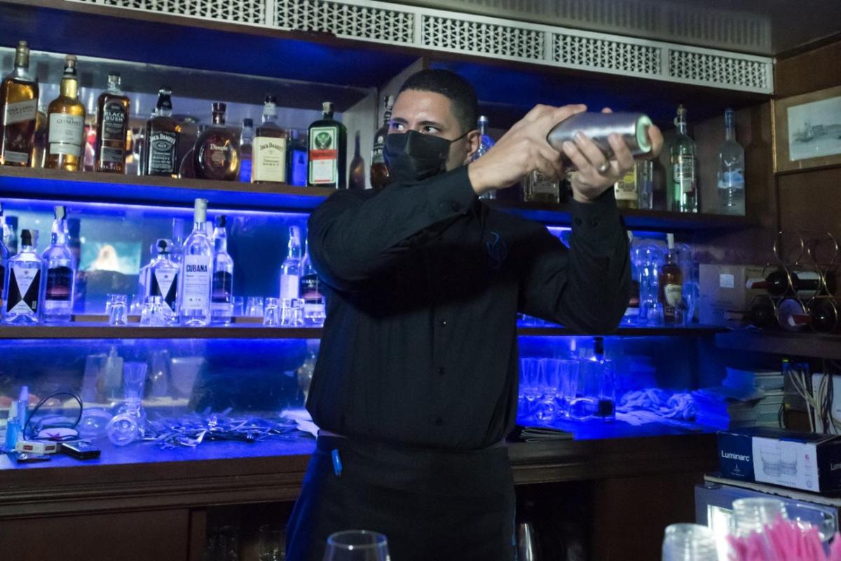 bar