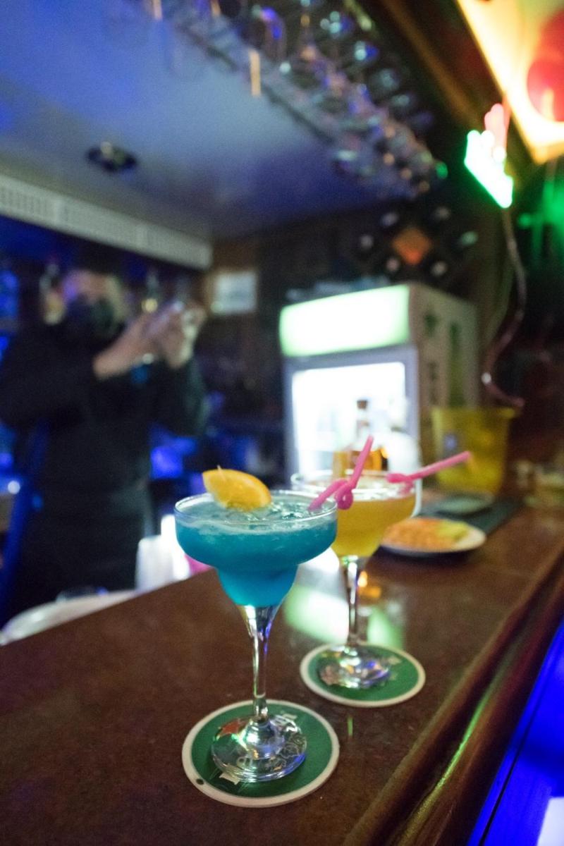 bar