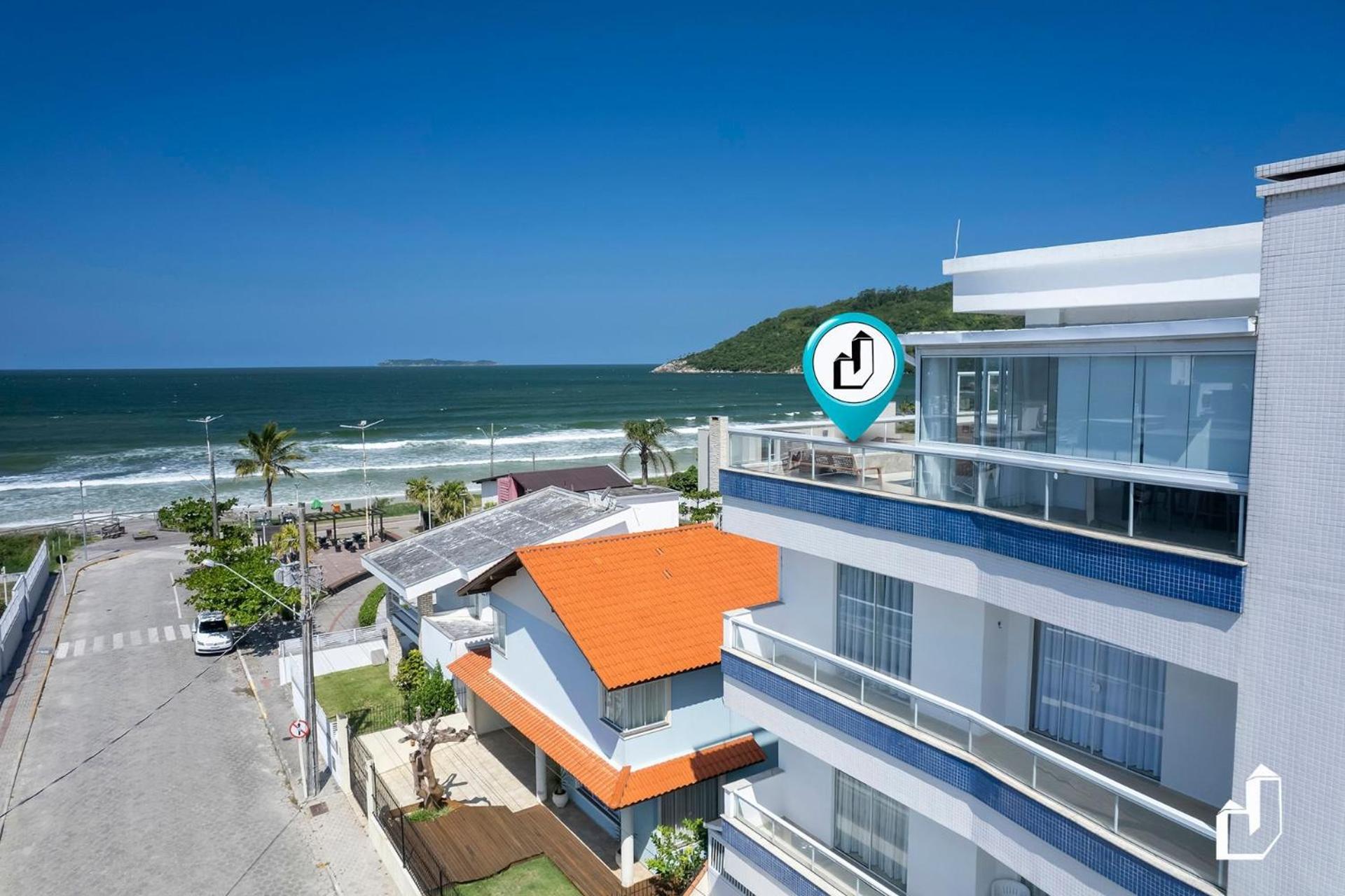 Cobertura duplex com vista para o mar e jacuzzi