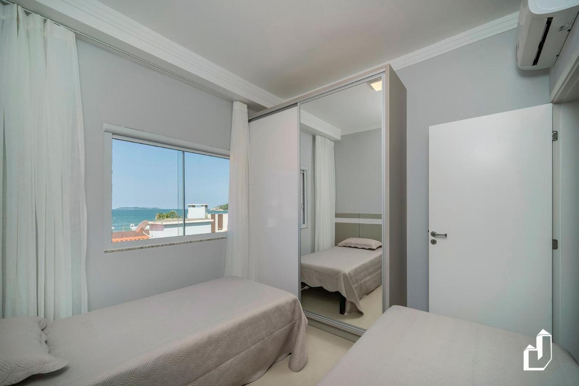 Cobertura duplex com vista para o mar e jacuzzi