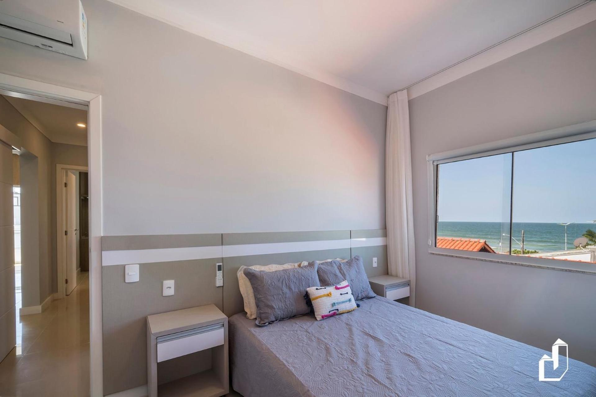 Cobertura duplex com vista para o mar e jacuzzi