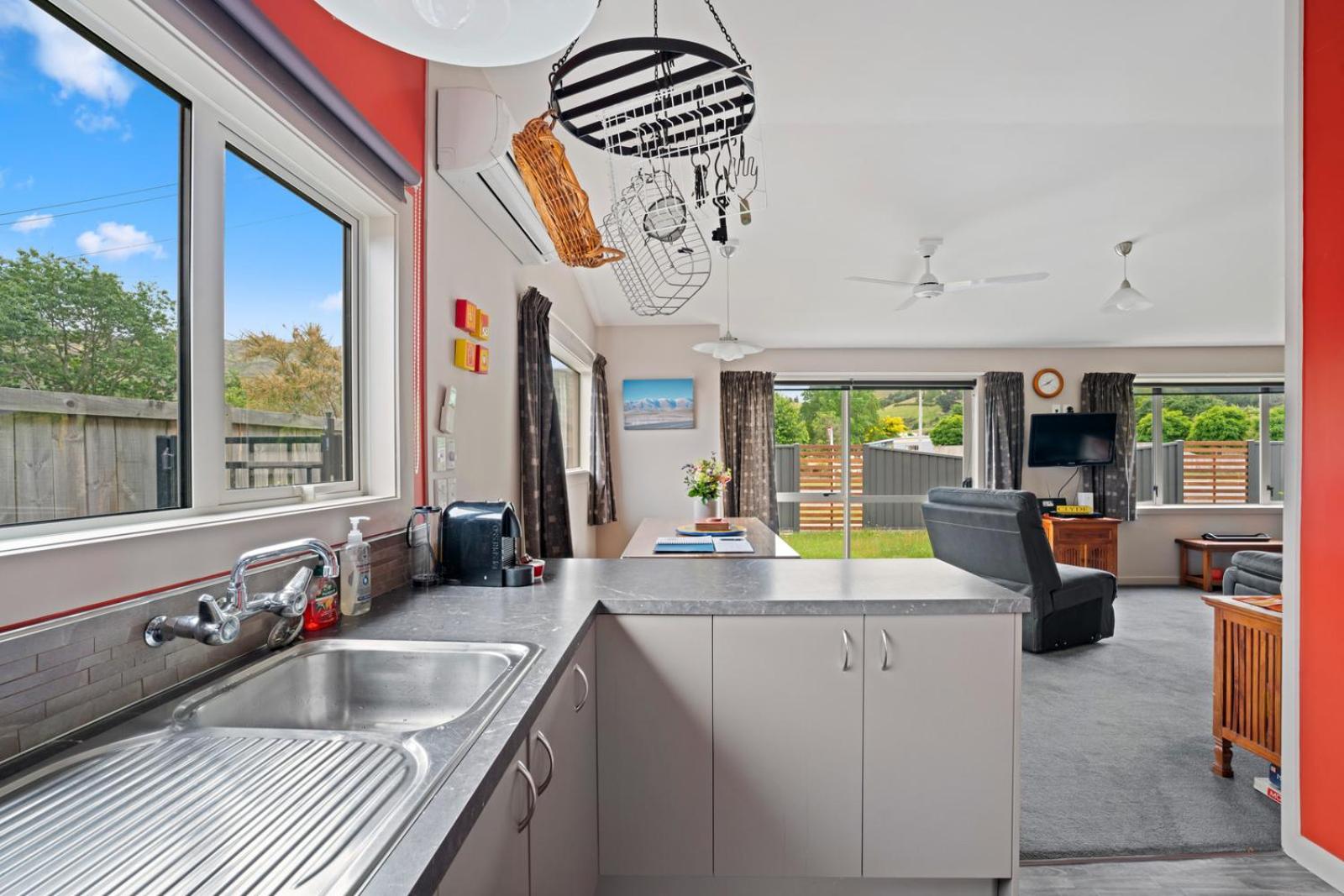 Thyme Away - Clyde Holiday Home view 5