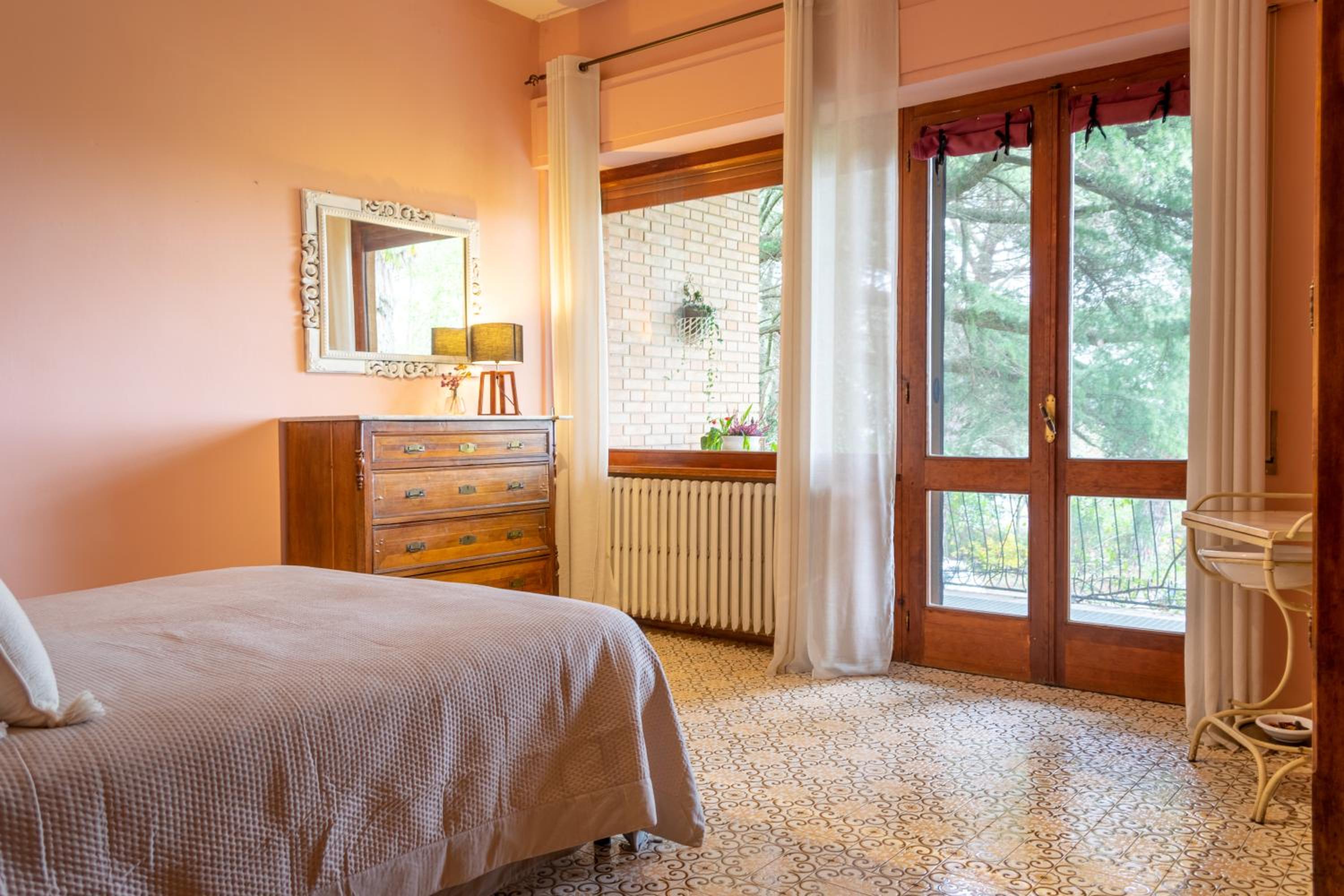 Villa Poliziana San Benedetto view 3