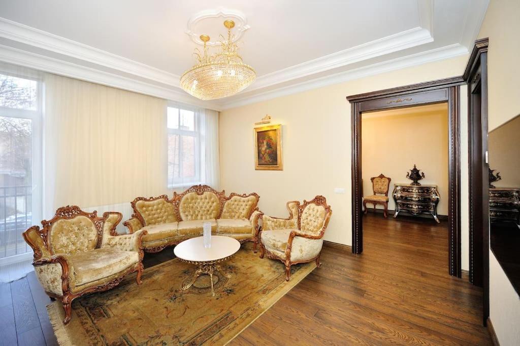 Luxury Old Town Apartment view 5