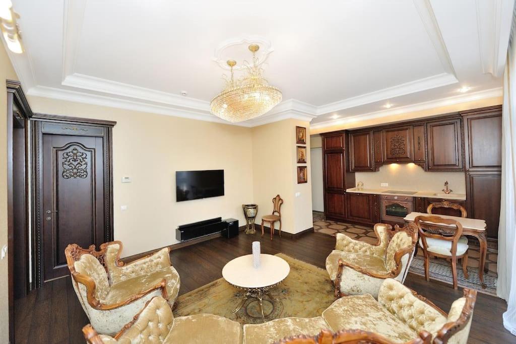 Luxury Old Town Apartment view 3
