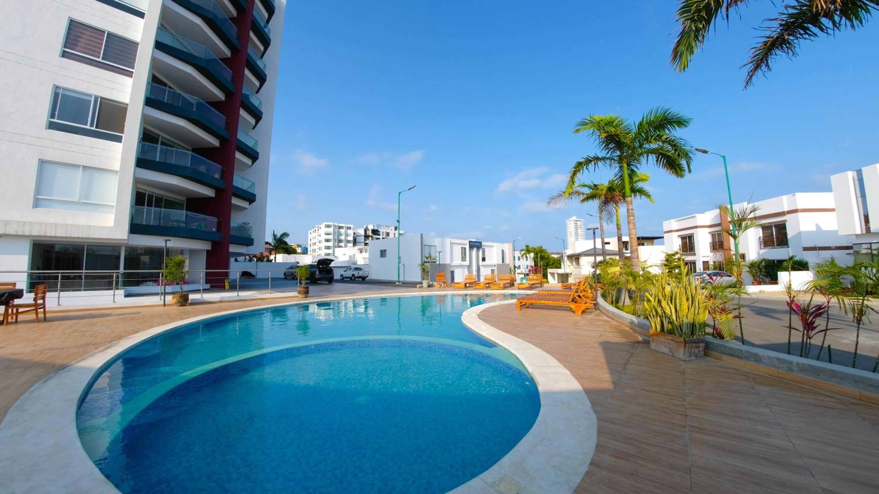 Urbanización privada, seguridad y confort view 2