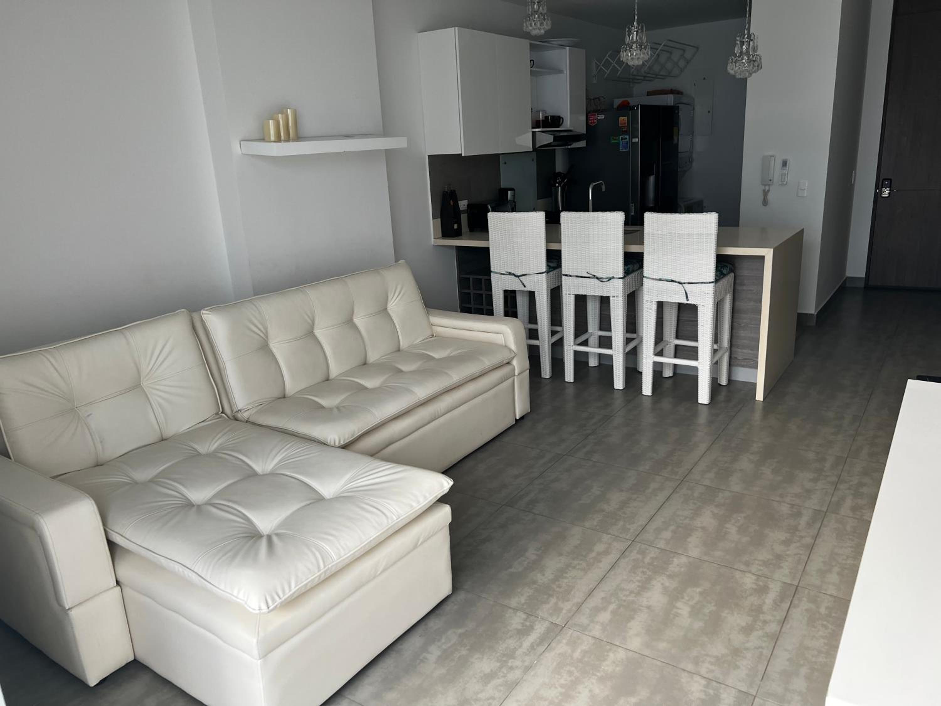 Hermoso apartamento con vista al mar y salida directa a la playa