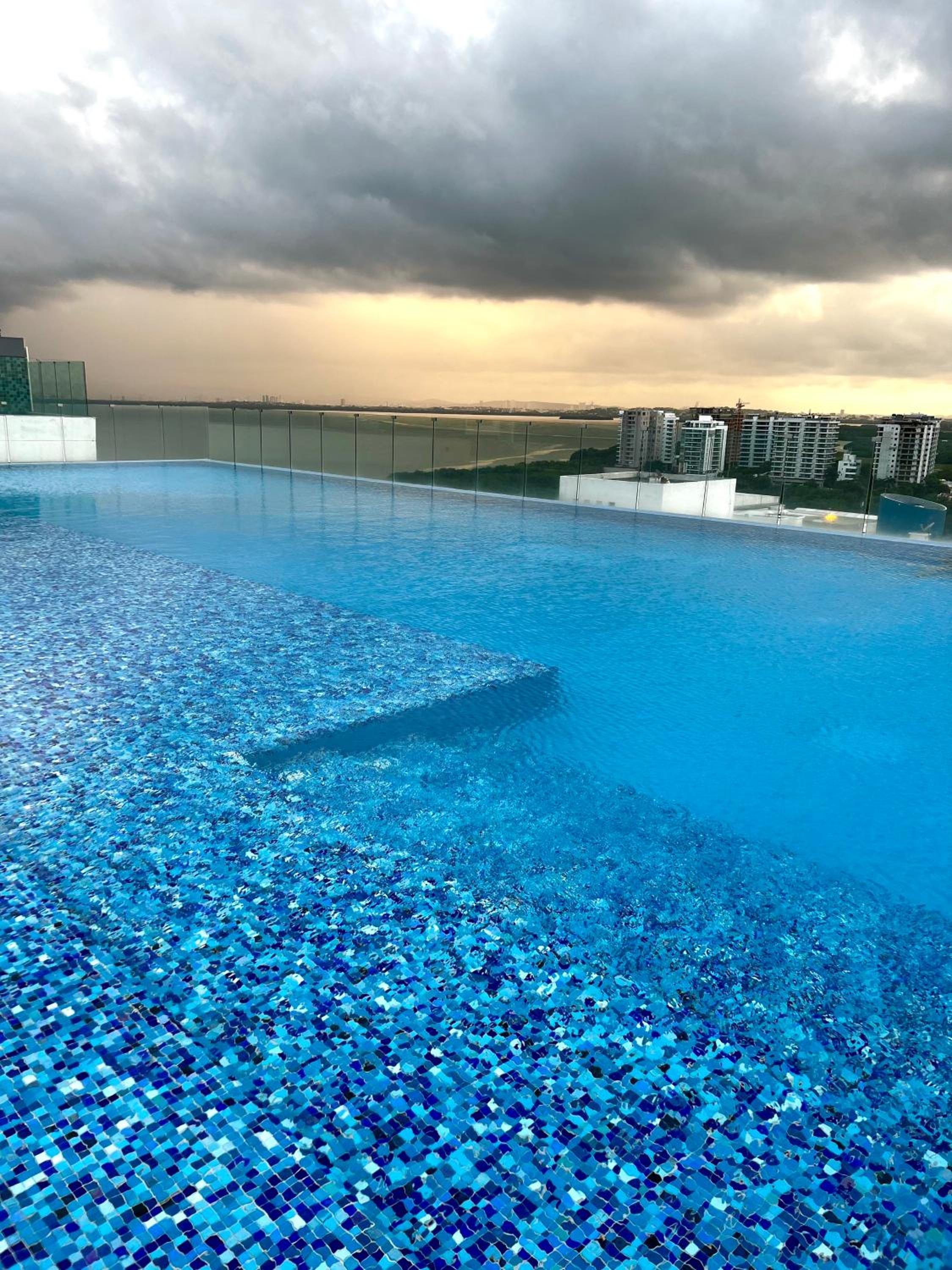 Hermoso apartamento con vista al mar y salida directa a la playa