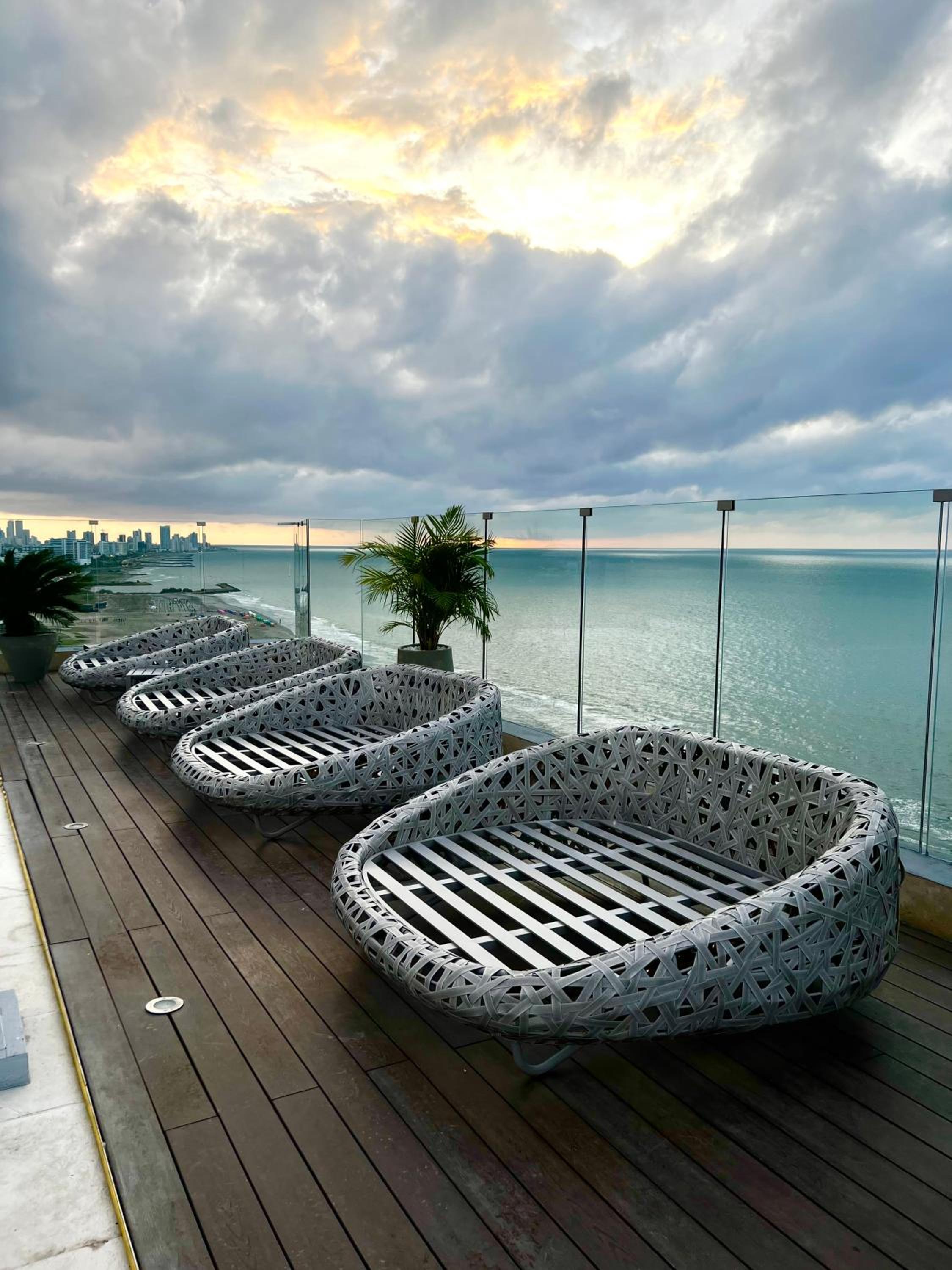 Hermoso apartamento con vista al mar y salida directa a la playa