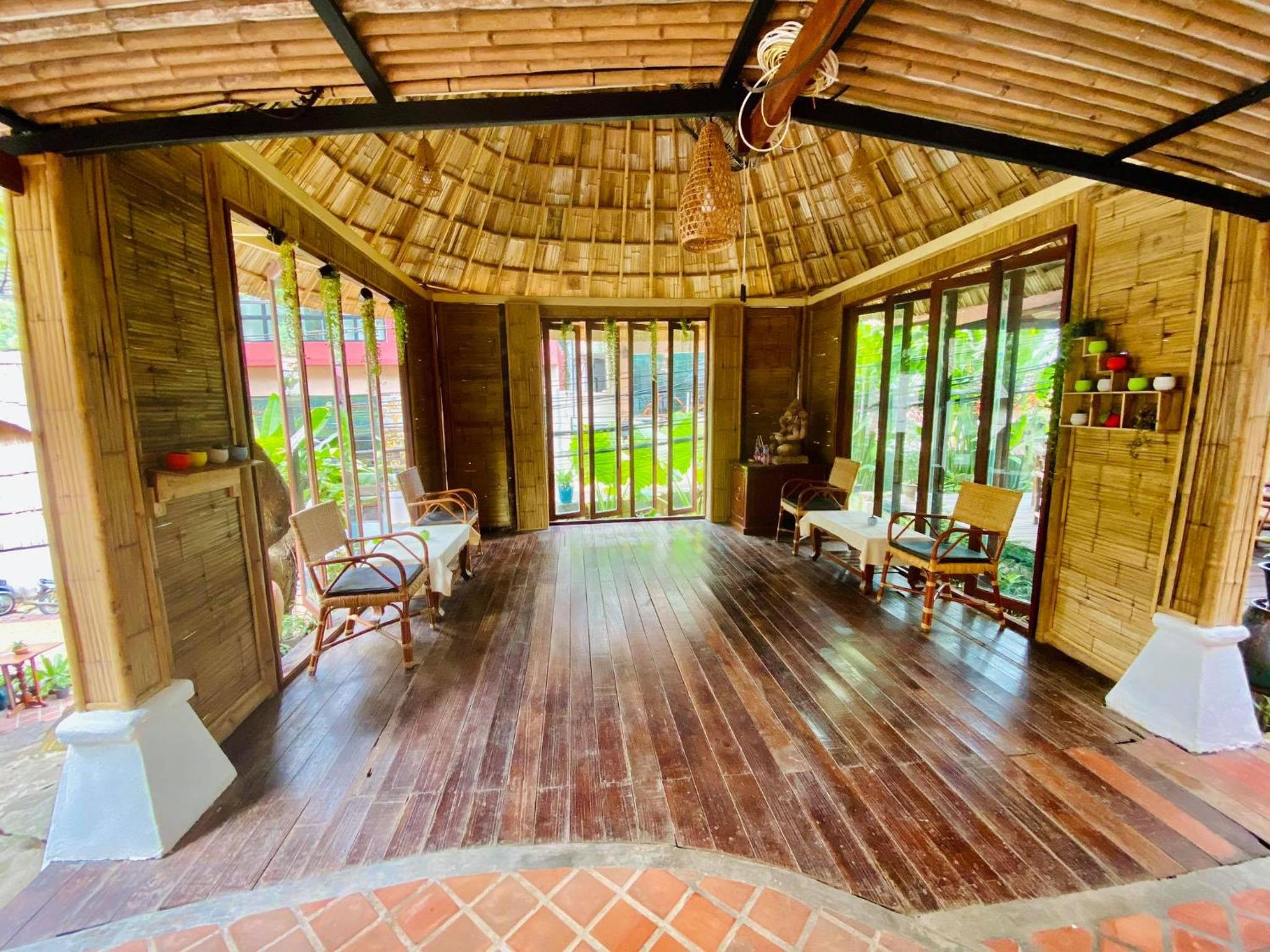 Chunut House Resort