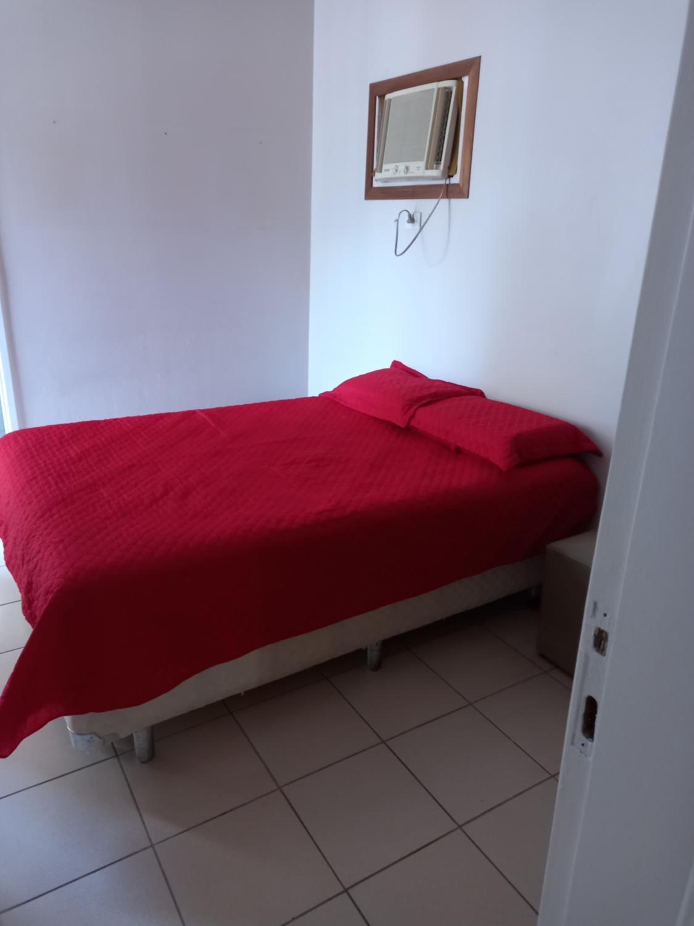Apartamento em Pitangueiras - 100 metros da praia