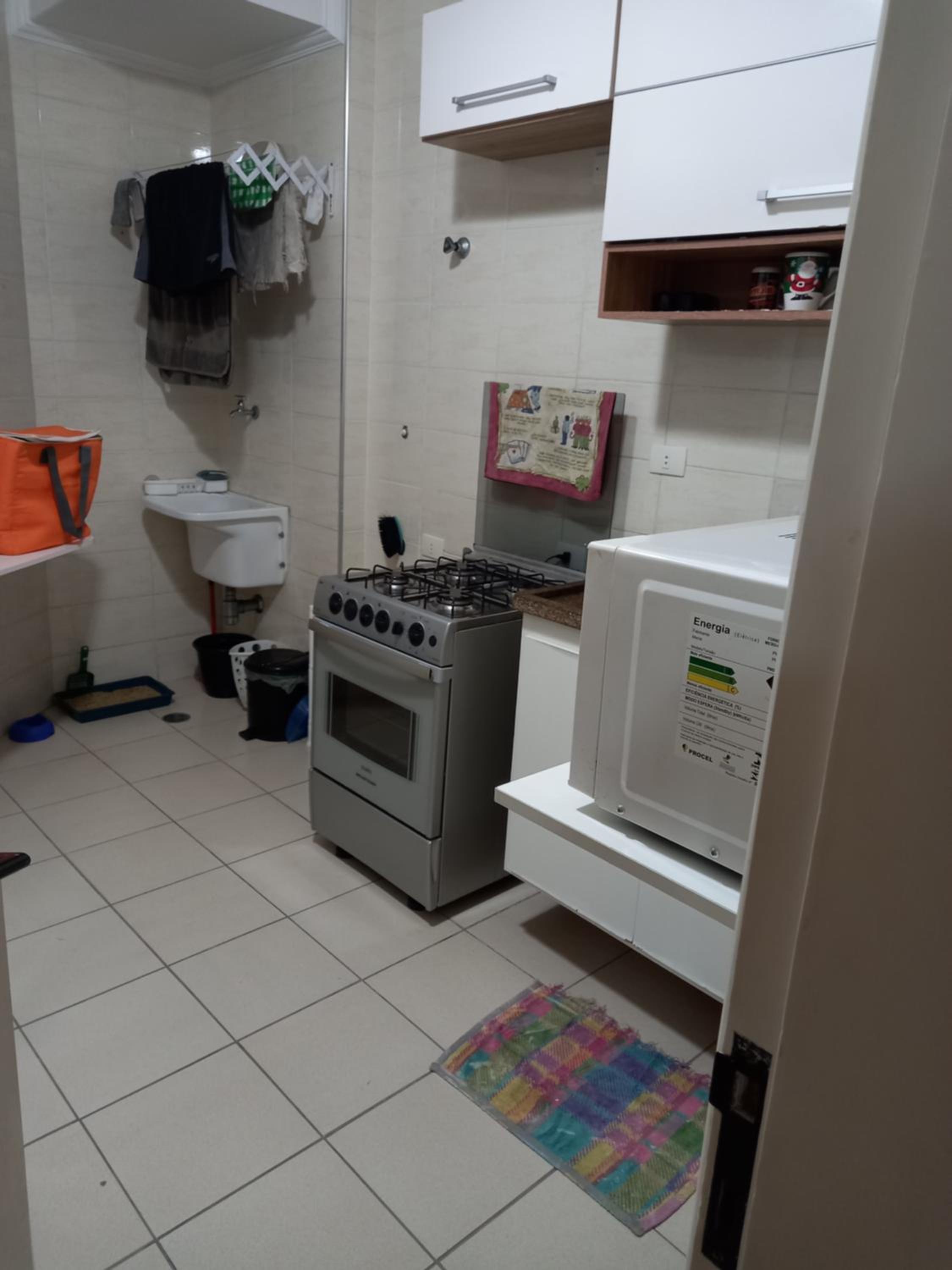 Apartamento em Pitangueiras - 100 metros da praia