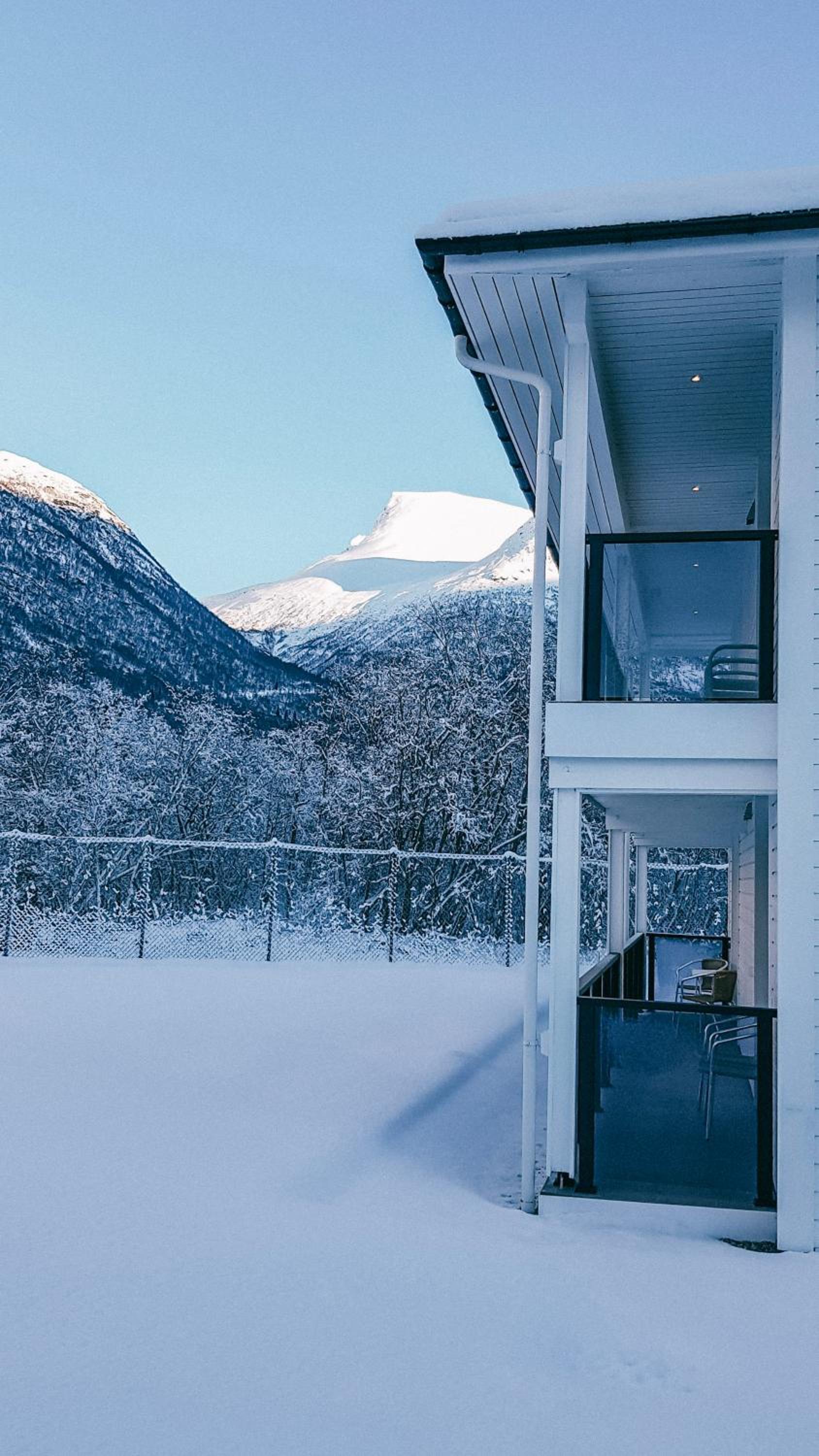 Loen Apartments