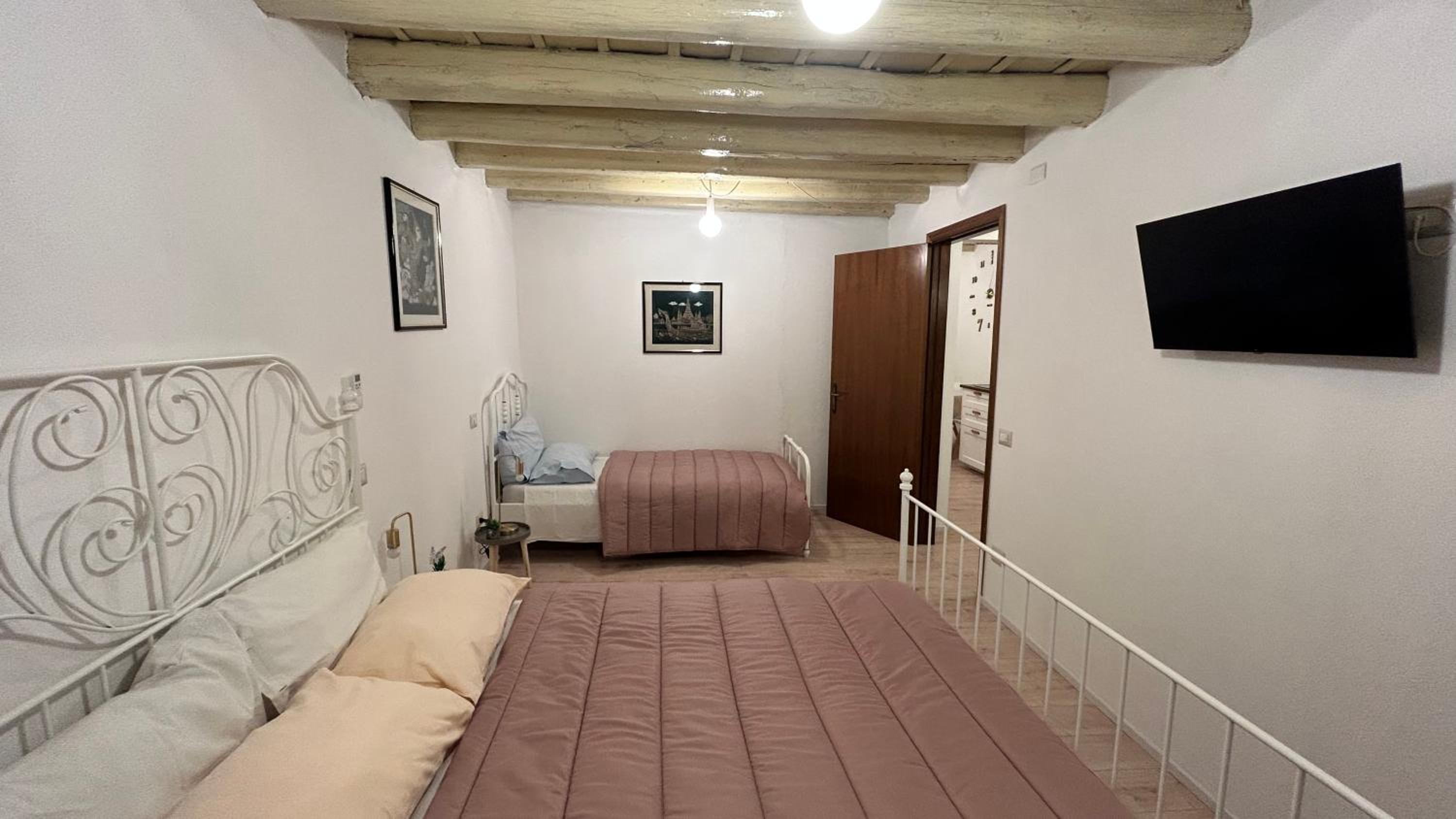 Ankon Apartments Suite Don Gioia view 4