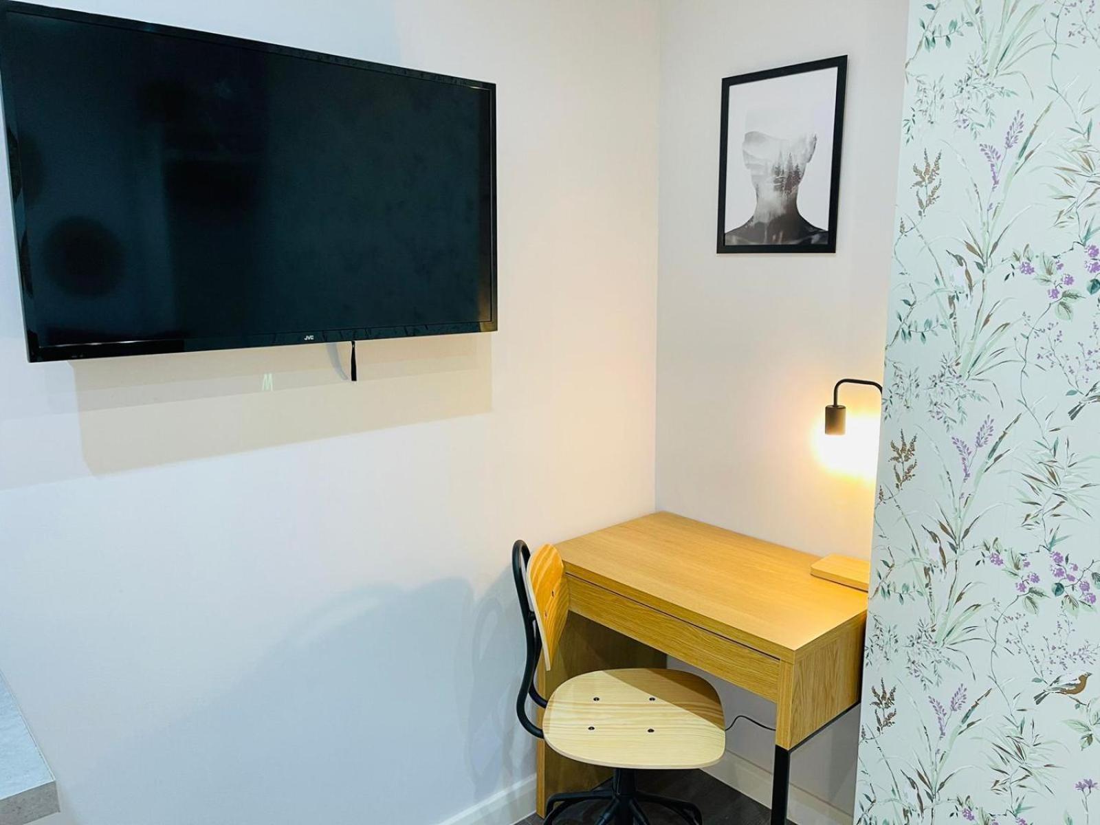 Hackney Studios by Sleepy