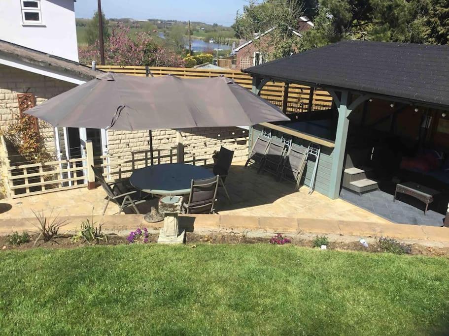 Bens Hollow with hot tub view 3