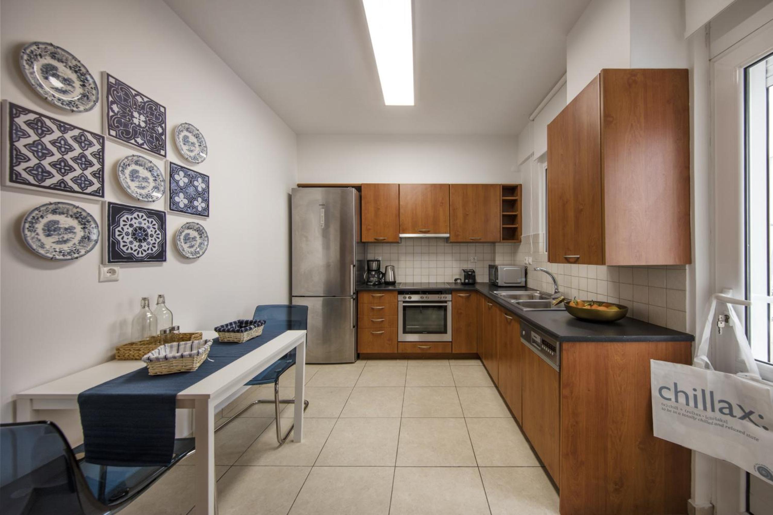 2 bedroom flat next to Acropolis