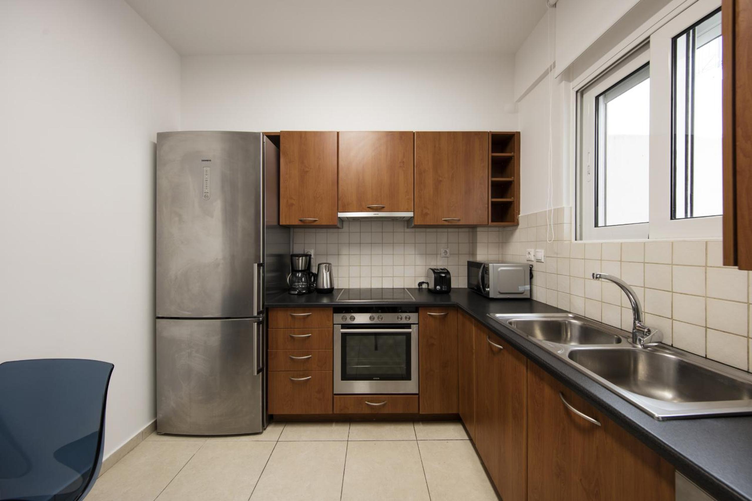 2 bedroom flat next to Acropolis