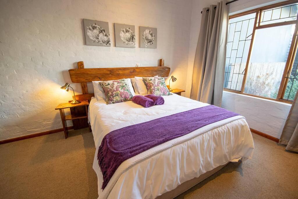139 Longships - Self Catering Flatlet view 2