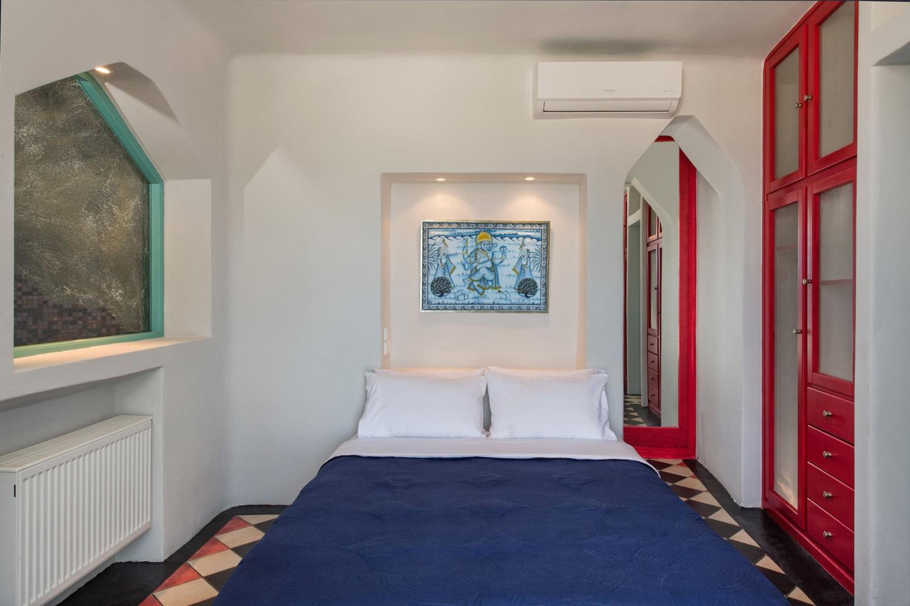 Fira center houses photo 4