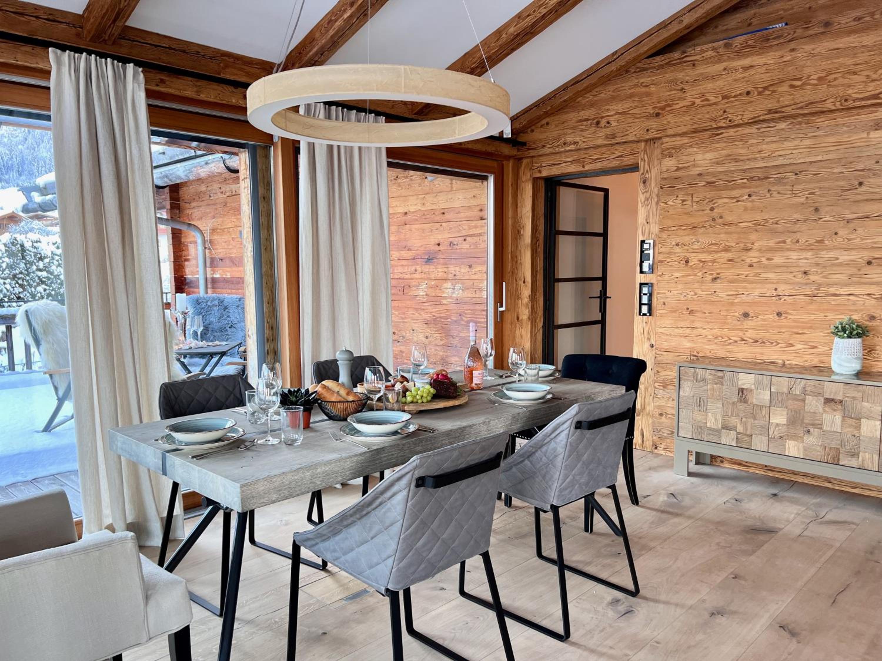HIDEAWAY DESIGN CHALET by Belle Stay