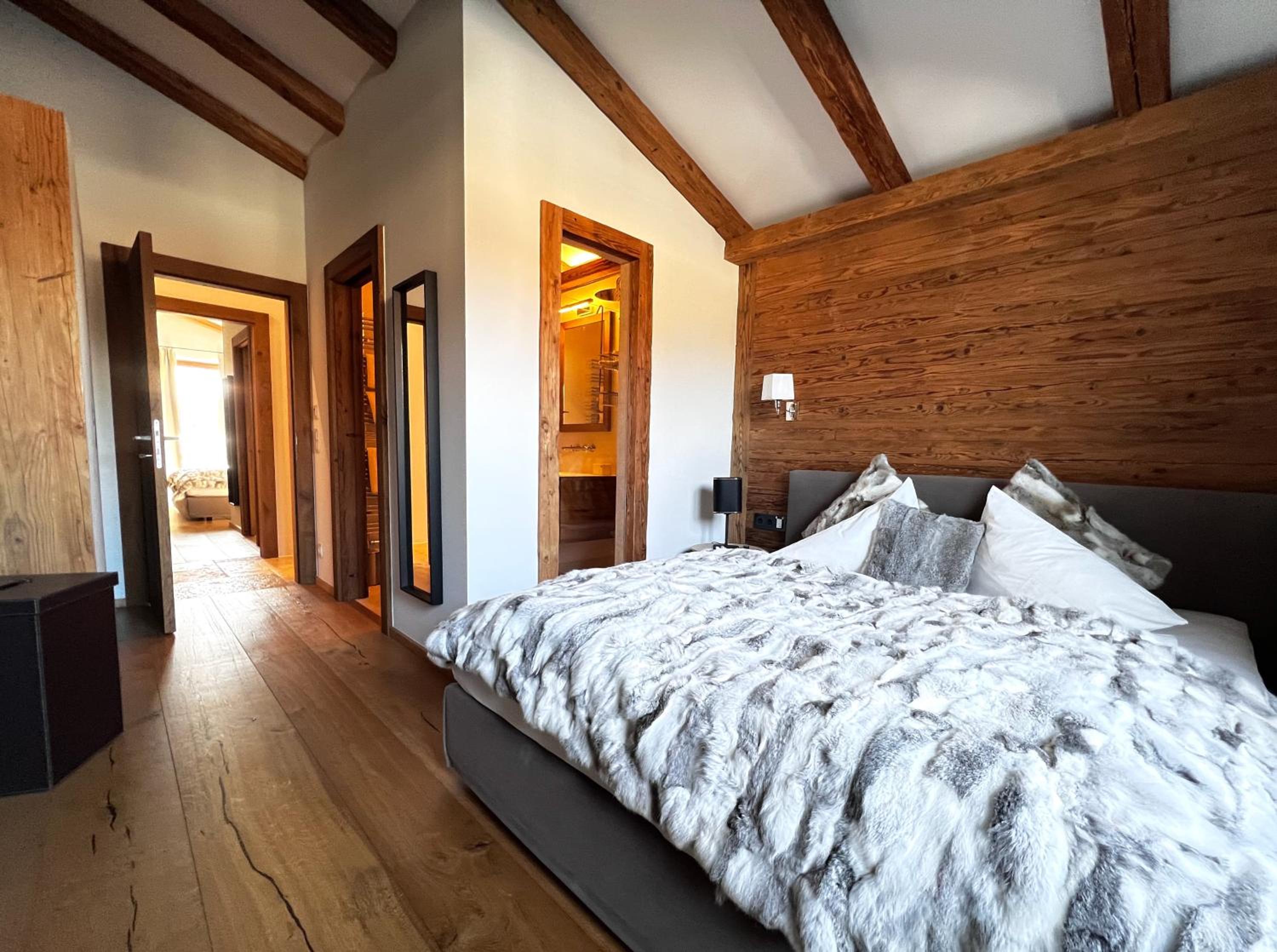 HIDEAWAY DESIGN CHALET by Belle Stay