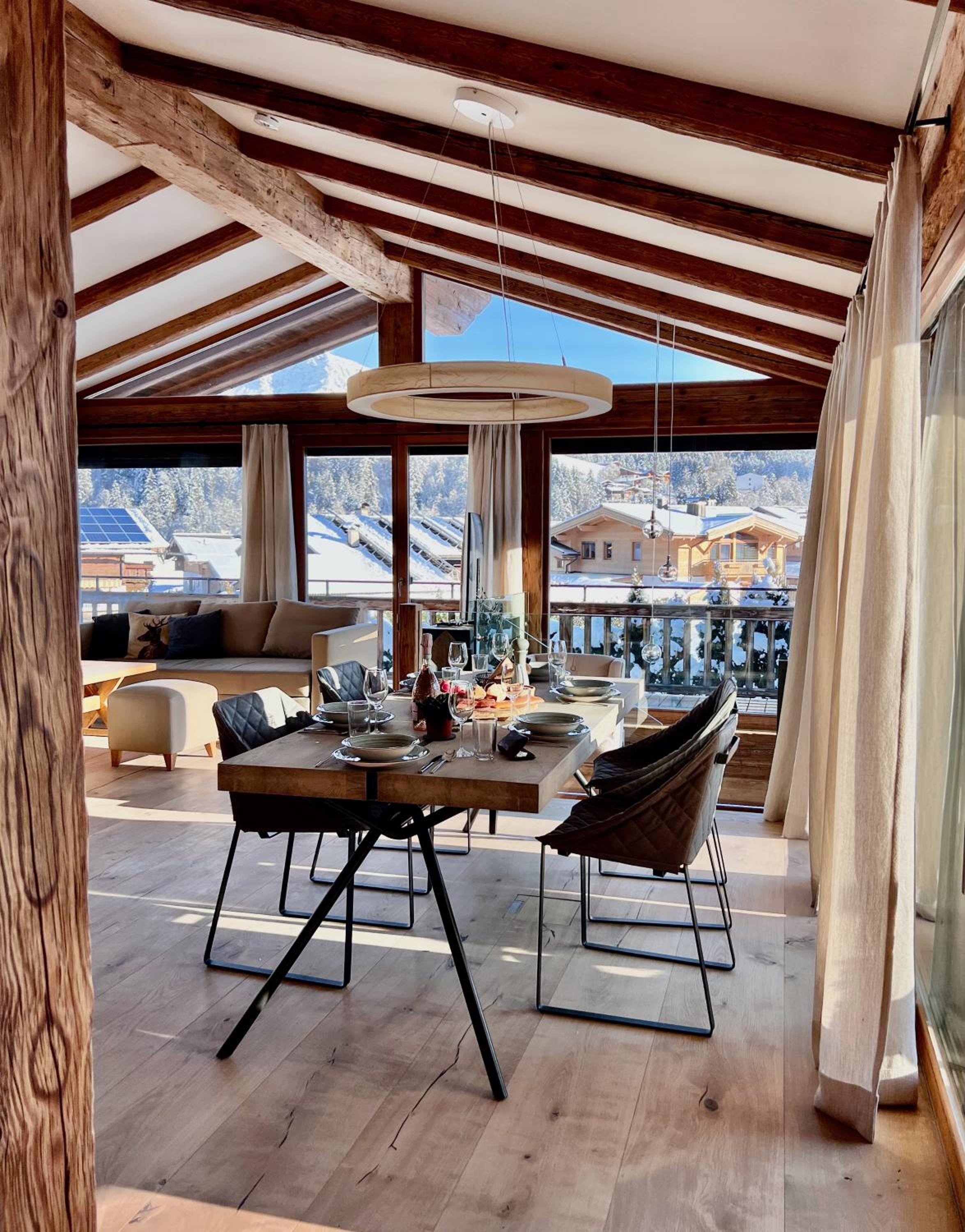 HIDEAWAY DESIGN CHALET by Belle Stay