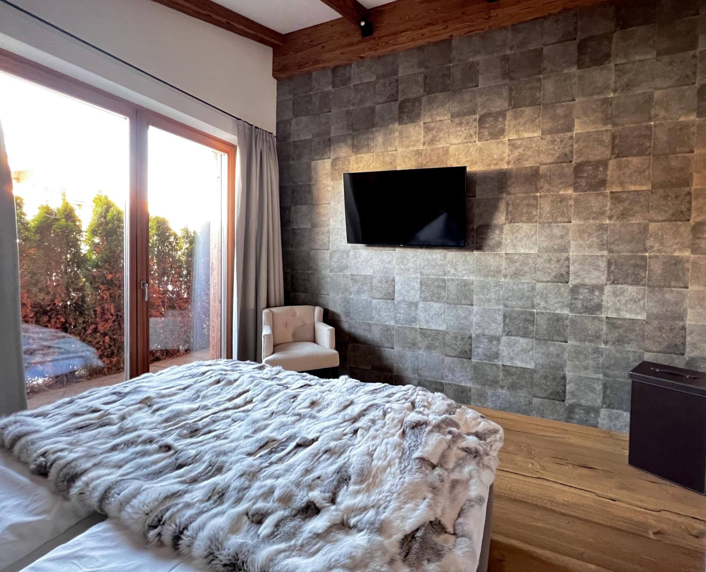 HIDEAWAY DESIGN CHALET by Belle Stay